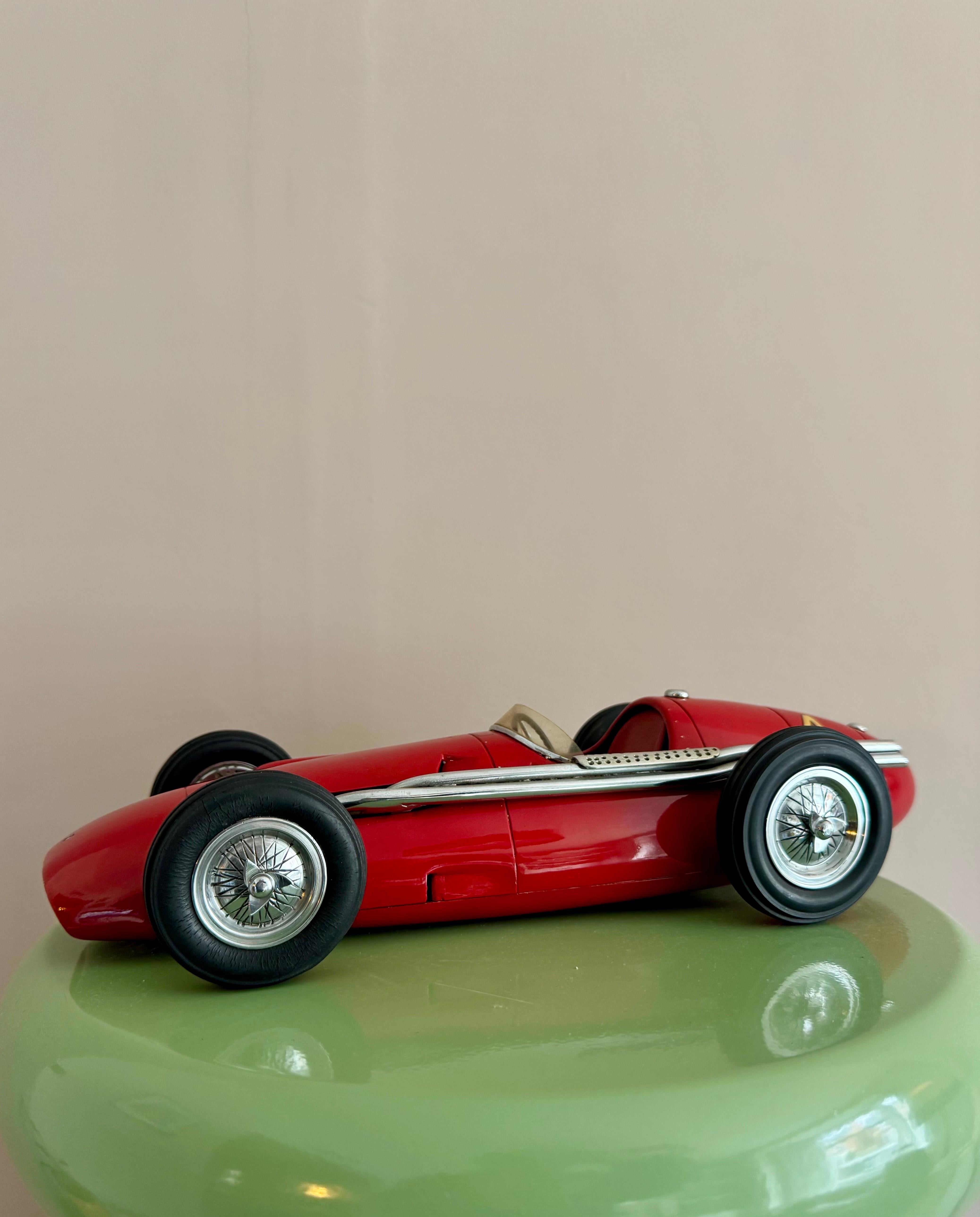 Rare 20th century scratch built 1:12 scale model Maserati 250F by Michele Conti In Good Condition For Sale In Daventry, GB