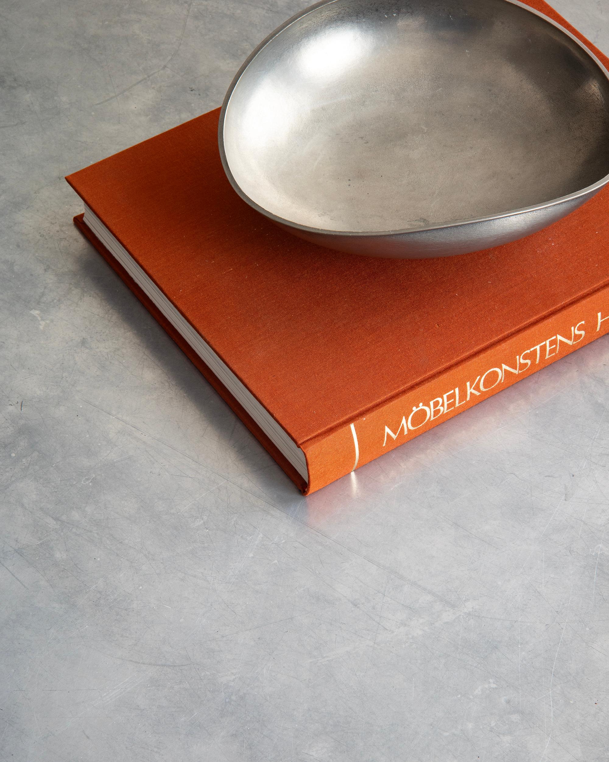 Rare 20th Century Sofa Table by Uno Åhrén siglo XX en venta