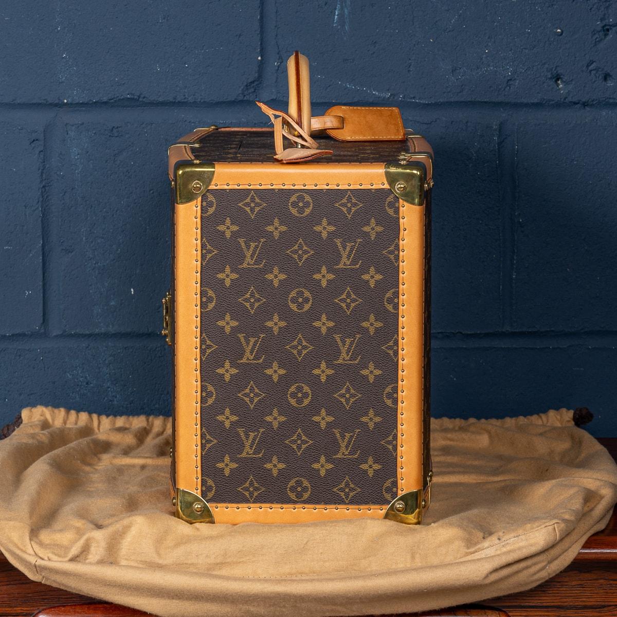 For collectors and aficionados of fashion and rare trunks, the Louis Vuitton Limited Edition Monogram Canvas “amfAR Sharon Stone Trunk” stands as a truly exceptional piece. This rare trunk, designed by the renowned actress Sharon Stone marries high