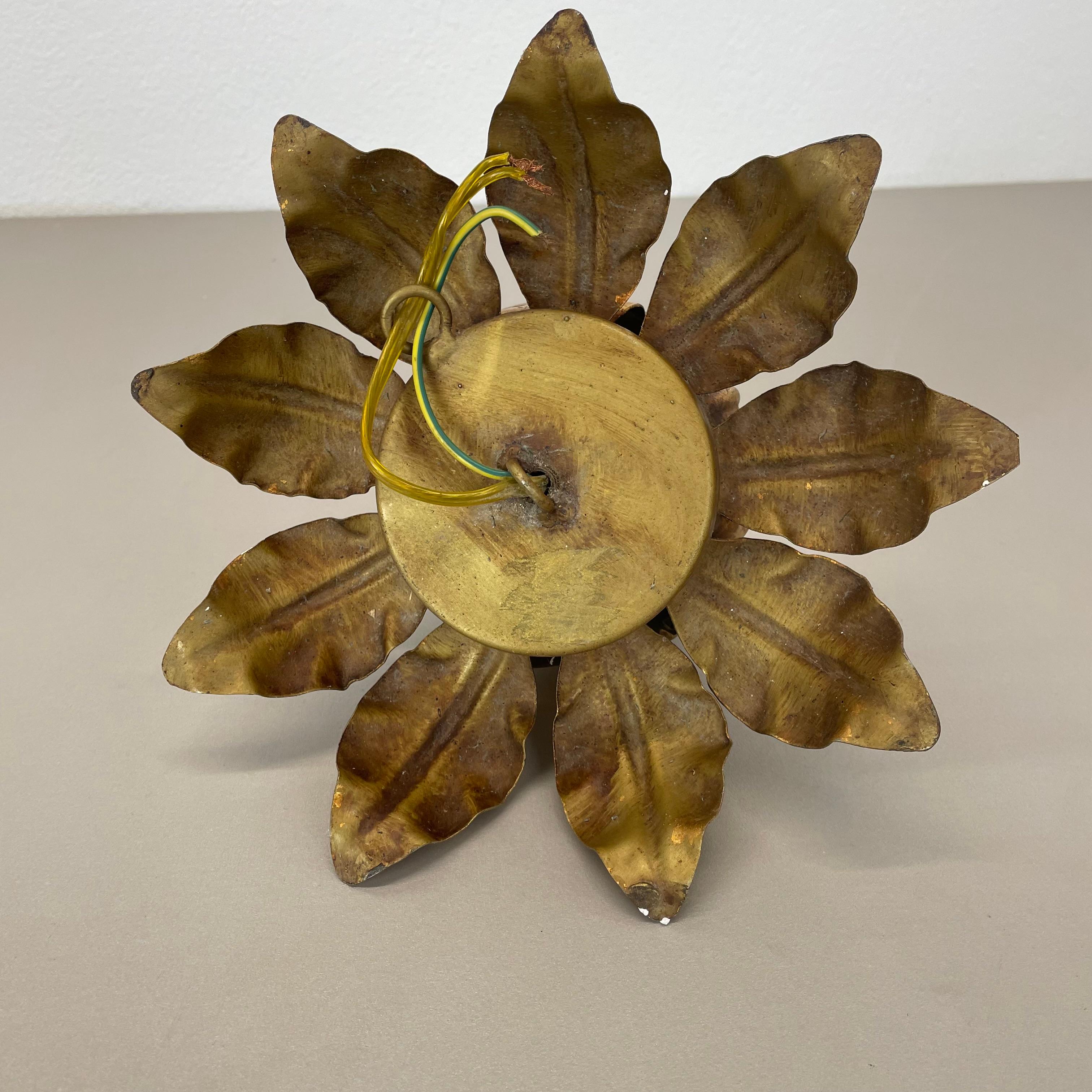 rare 22cm Golden Metal Florentiner Leaf Theatre Wall Ceiling Light, Italy, 1960 5