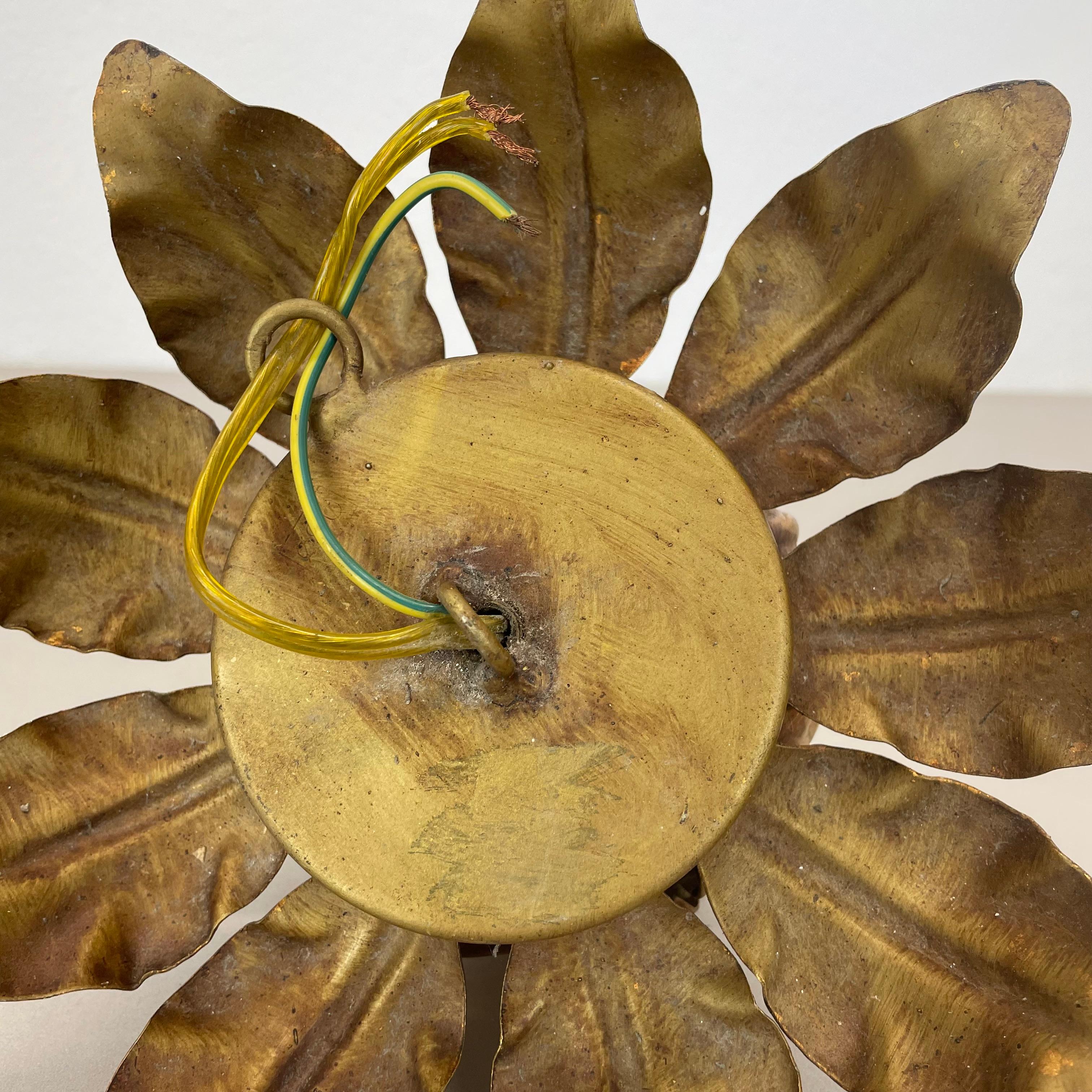 rare 22cm Golden Metal Florentiner Leaf Theatre Wall Ceiling Light, Italy, 1960 6