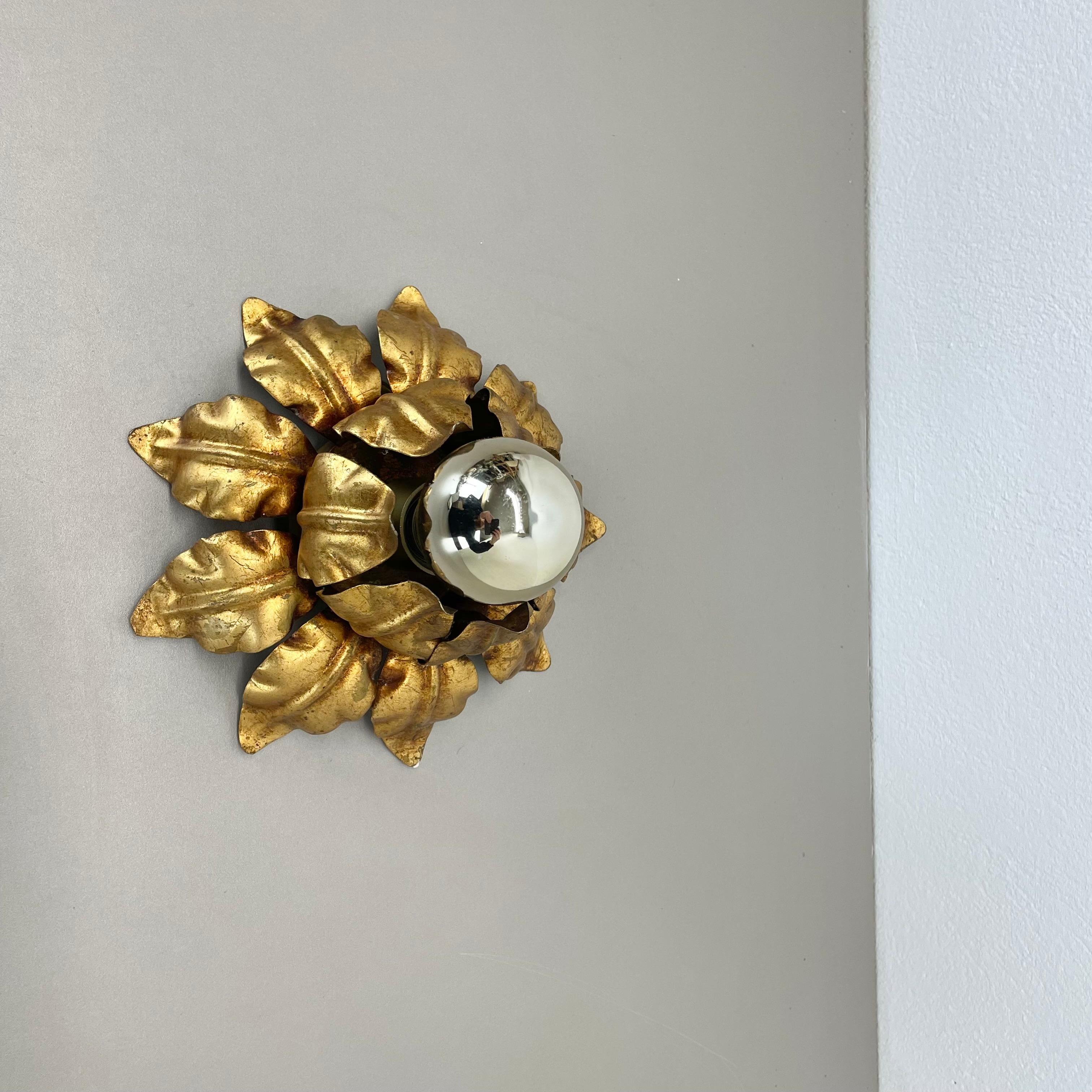 rare 22cm Golden Metal Florentiner Leaf Theatre Wall Ceiling Light, Italy, 1960 3