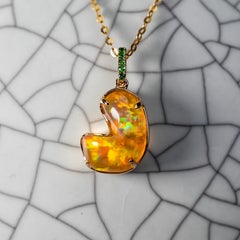 Seltene 2,77 ct vom Mond inspirierte Feueropal-Halskette aus 18K Gelbgold
