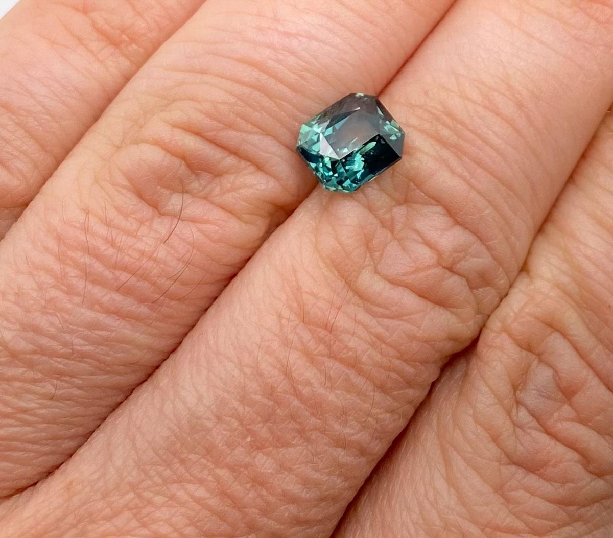 Rare 2.92 Carat Radiant-Shaped Teal Natural Sapphire GIA Unheated For Sale 6