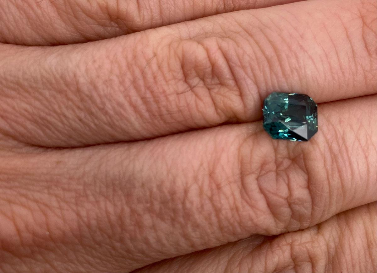 Rare 2.92 Carat Radiant-Shaped Teal Natural Sapphire GIA Unheated For Sale 2