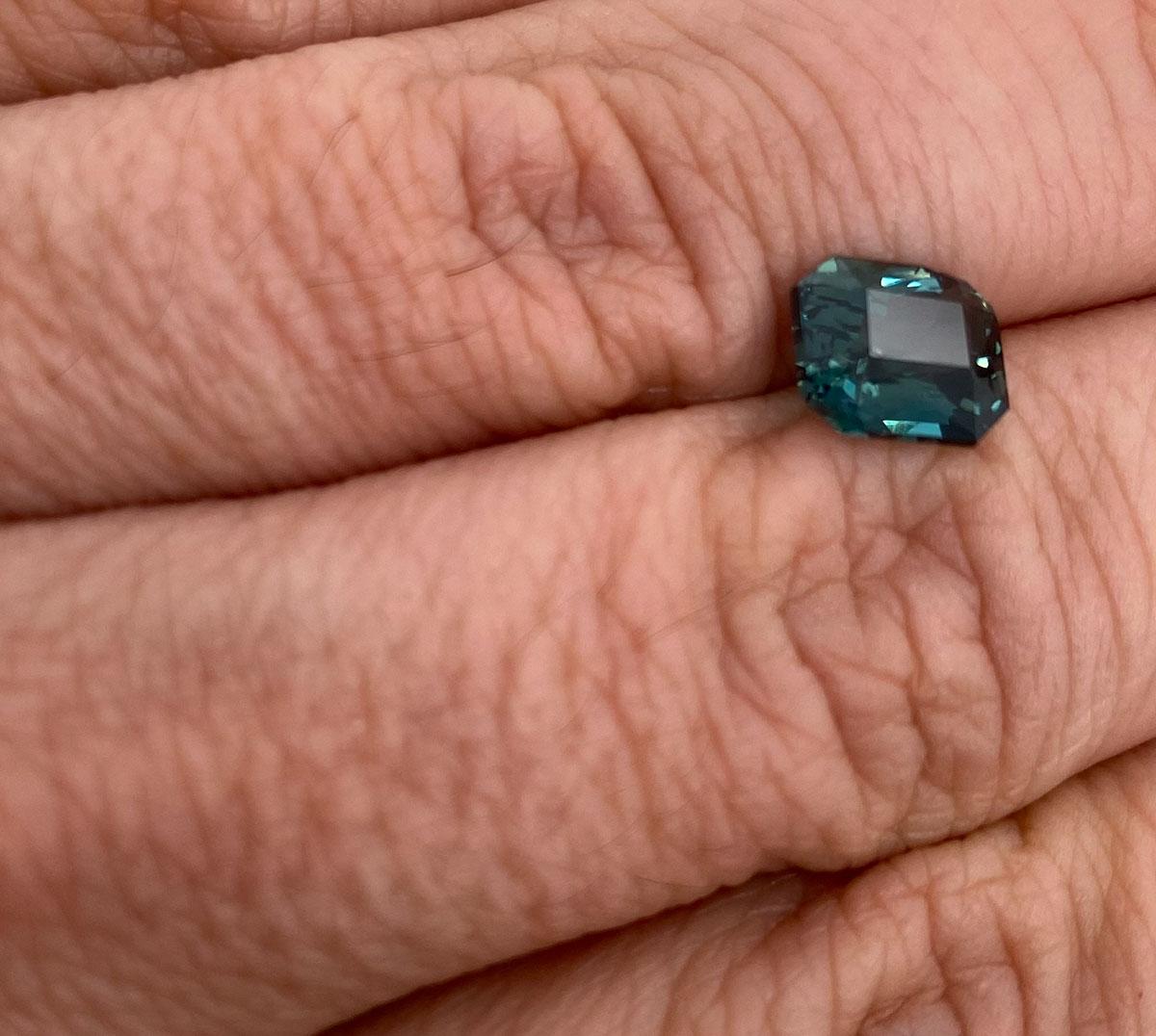 Rare 2.92 Carat Radiant-Shaped Teal Natural Sapphire GIA Unheated For Sale 3