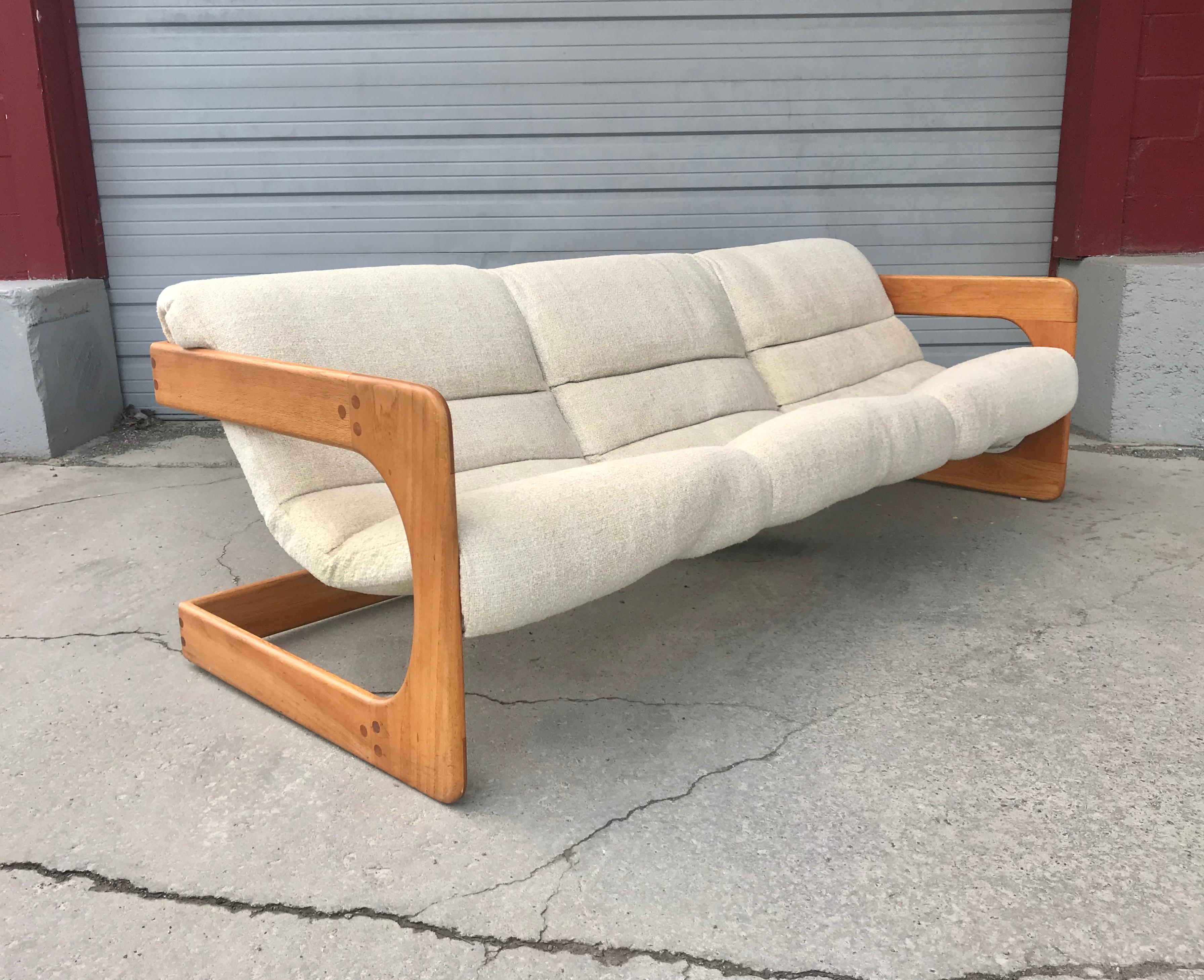 Rare canapé 3 places conçu par Lou Hodges, California Design Group 1970 Modernist Bon état - En vente à Buffalo, NY