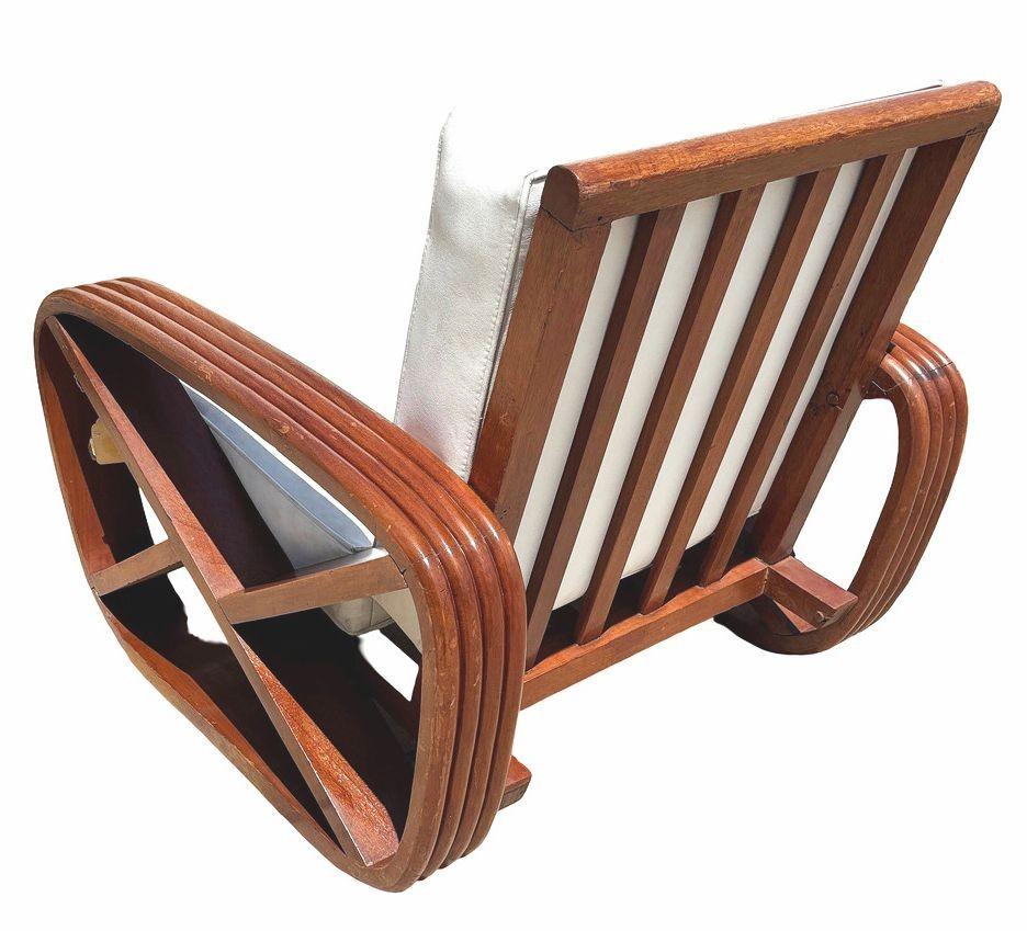 Milieu du XXe siècle Rare chaise longue en faux rotin à 4 brins en acajou sculpté, paire en vente