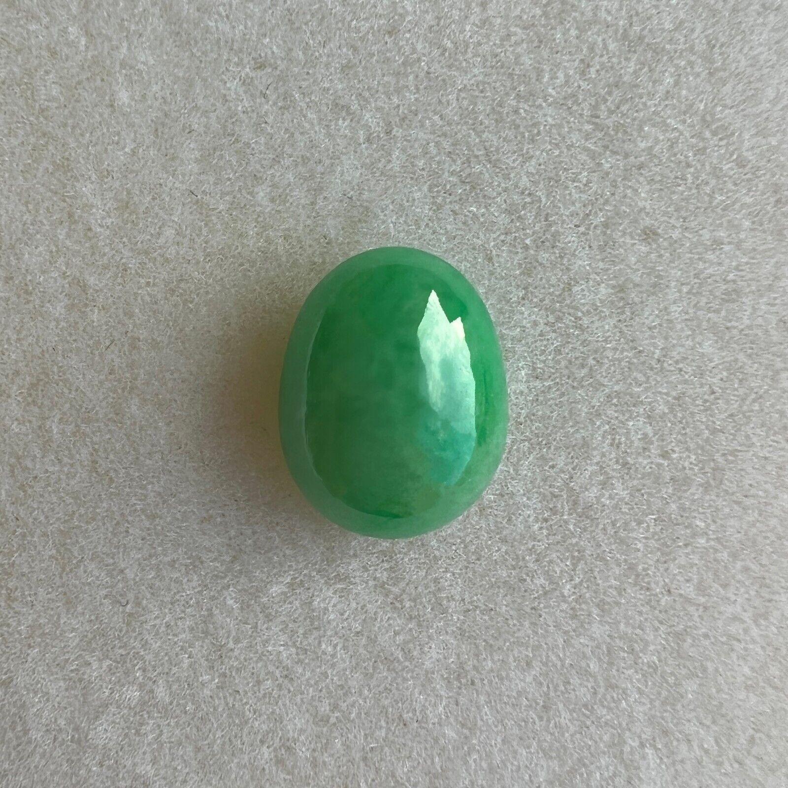 Taille ovale Rare 4.03ct IGI Certified Green Jadeite Jade 'A' Grade Oval Cabochon Loose Gem en vente