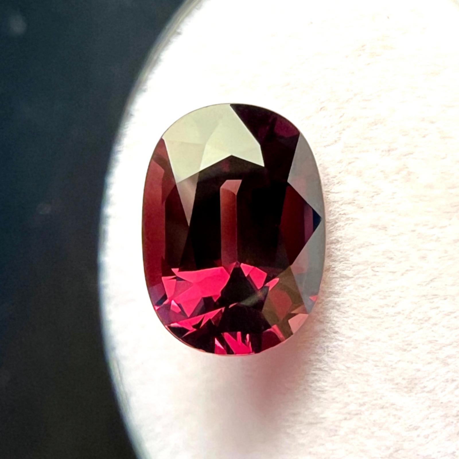 Raro granate de cambio de color certificado por la GIA de 4,10 ct Espessartina piropo oval natural en venta 6