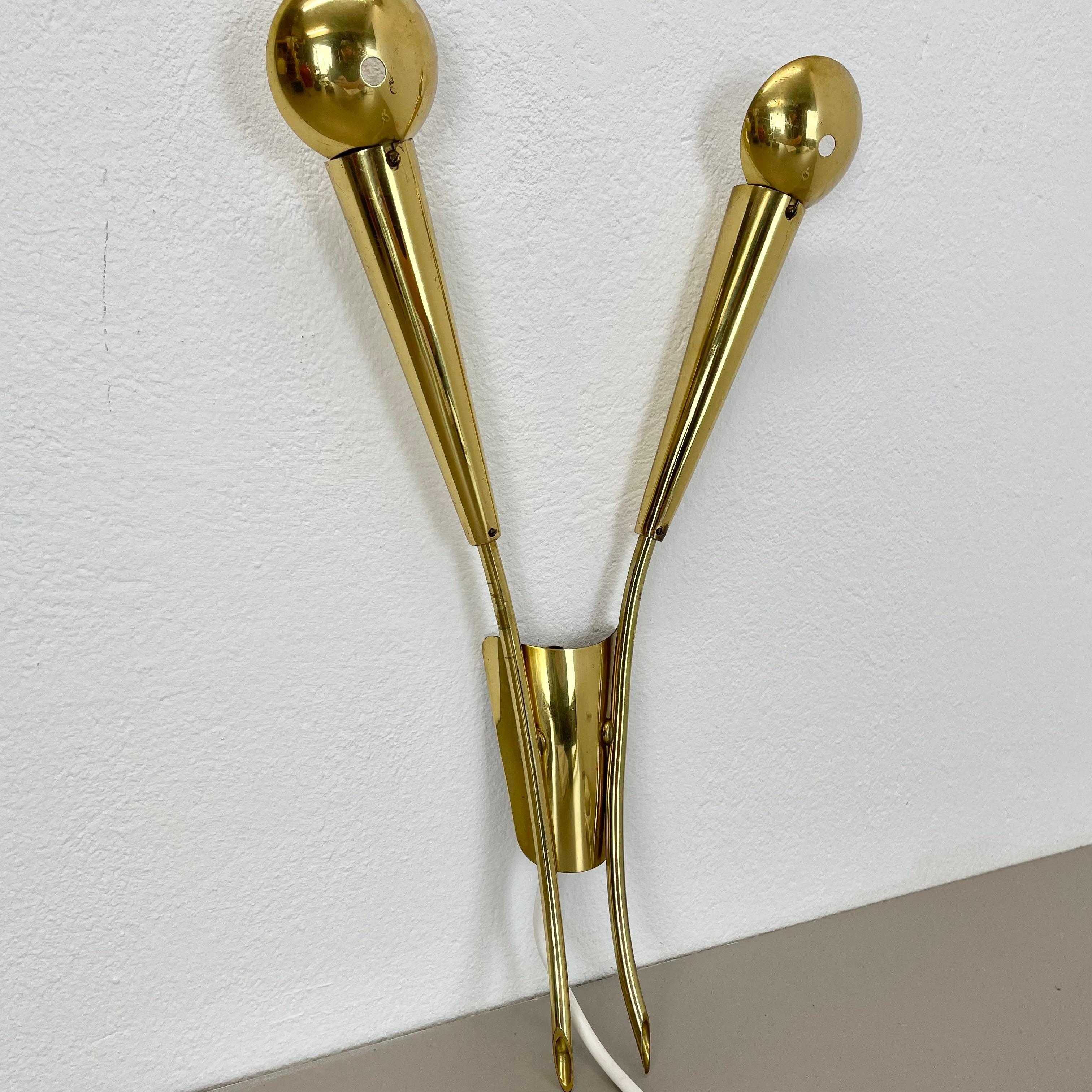 Mid-Century Modern rare 41cm Brass Stilnovo Style Theatre Wall Sconce Light, Italy 1950s For Sale