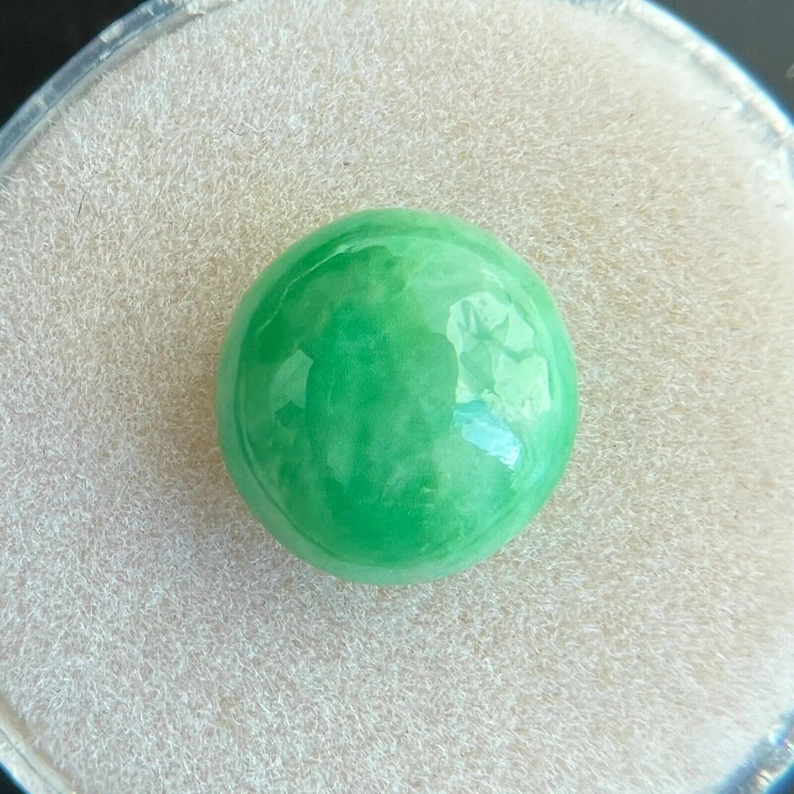 Oval Cut Rare 4.28ct IGI Certified Green Jadeite Jade ‘A’ Grade Oval Cabochon Loose Gem For Sale