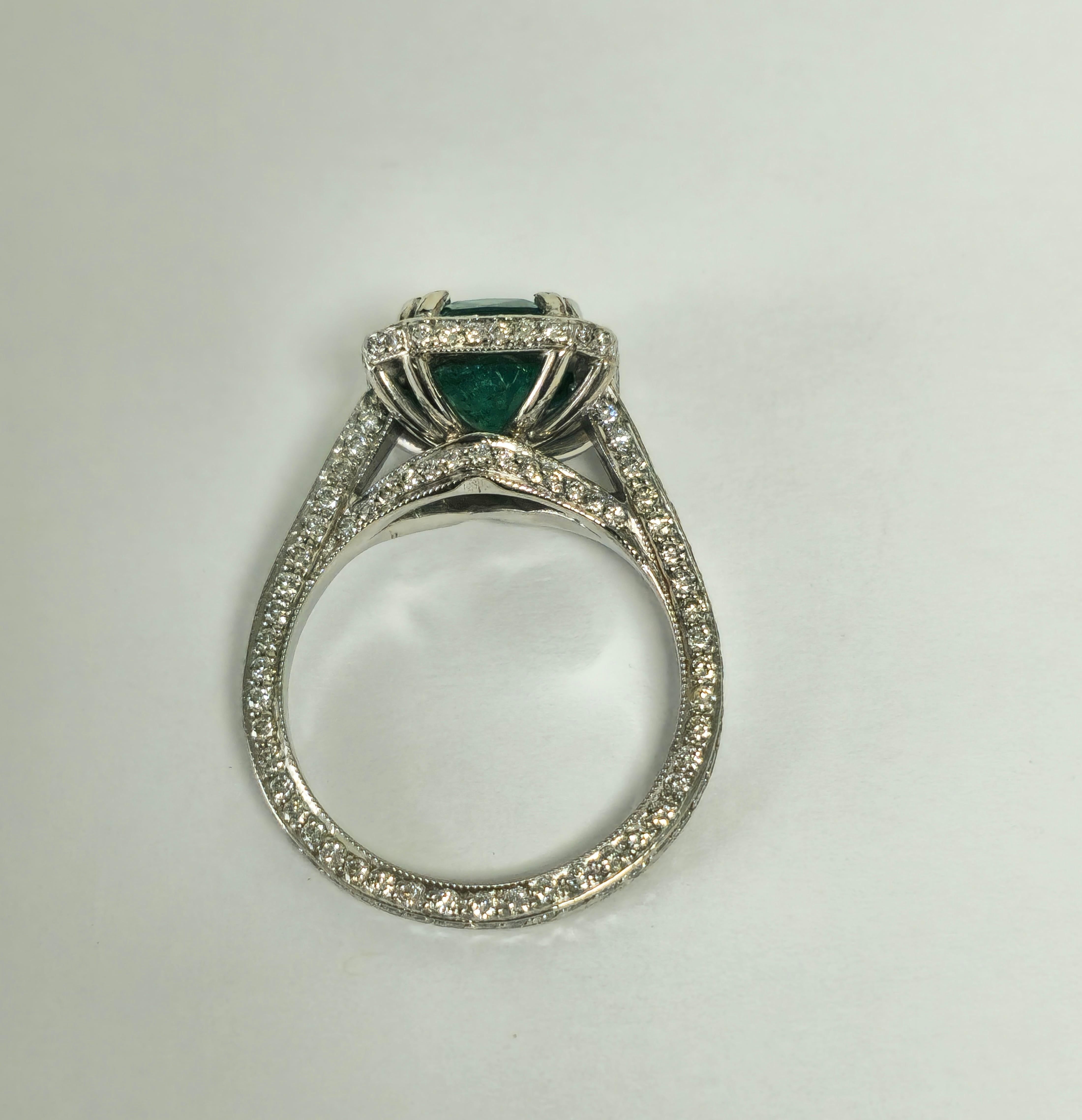 RARE 4ct Natural Emerald & Diamond Engagement Ring in Platinum In Excellent Condition For Sale In Miami, FL
