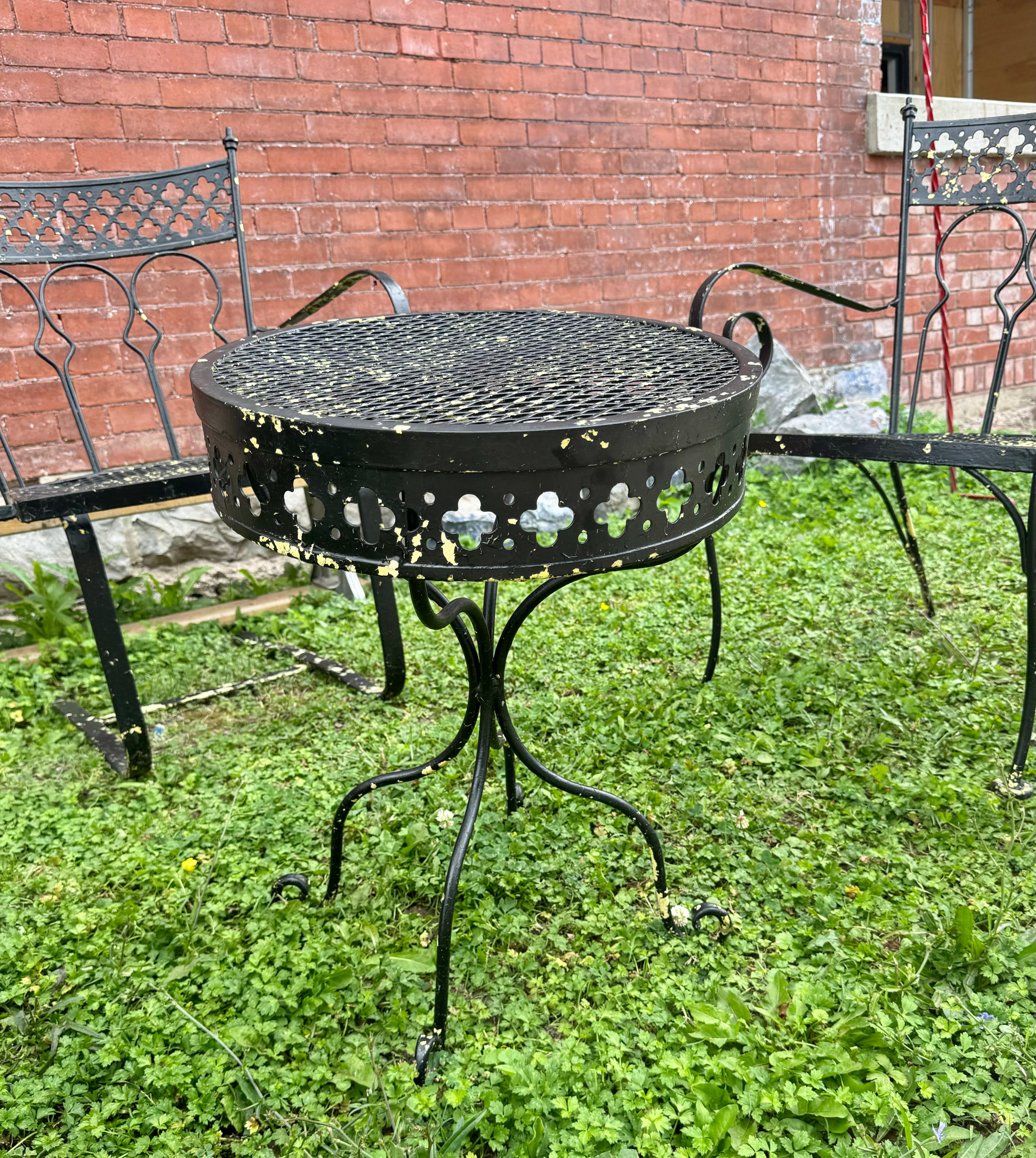 Seltenes 5-teiliges Eisen-Terrassenset „Taj Mahal“ von Salterini. Passende Bänke (Metall) im Angebot