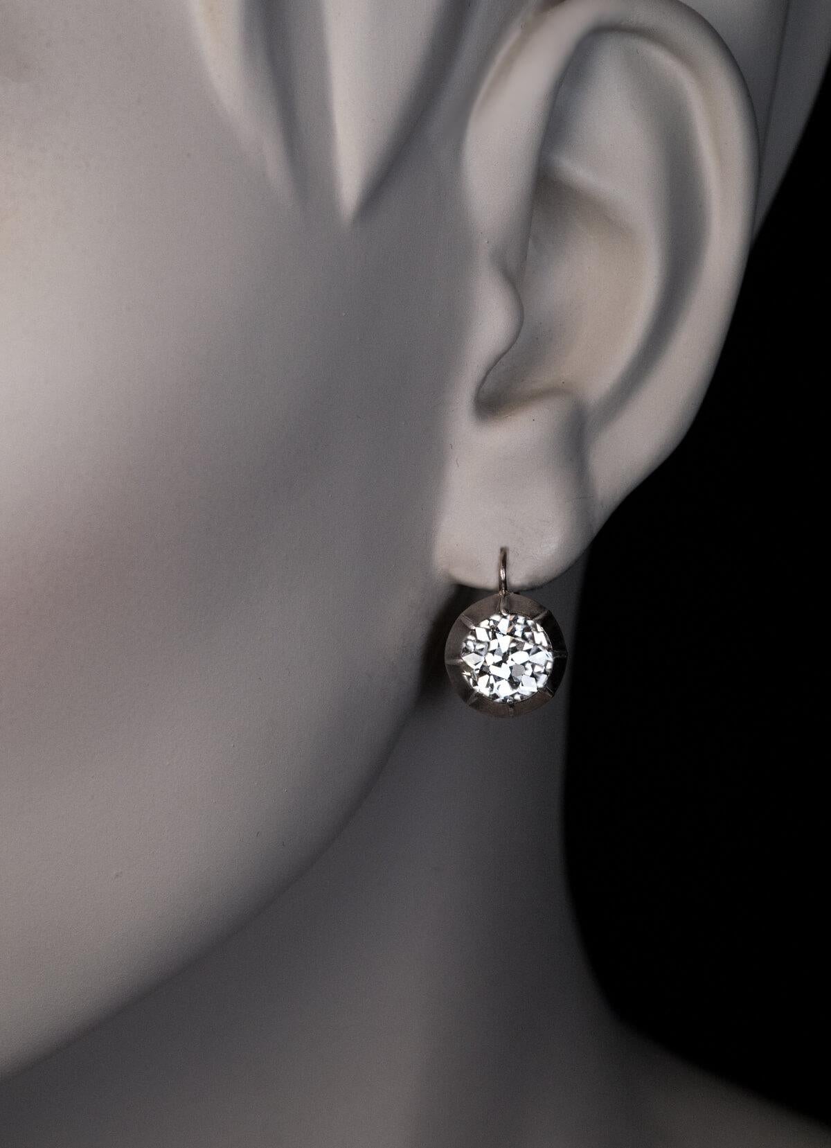 Rare 5.47 Ct Old European Cut Diamond Antique Solitaire Earrings In Excellent Condition For Sale In Chicago, IL