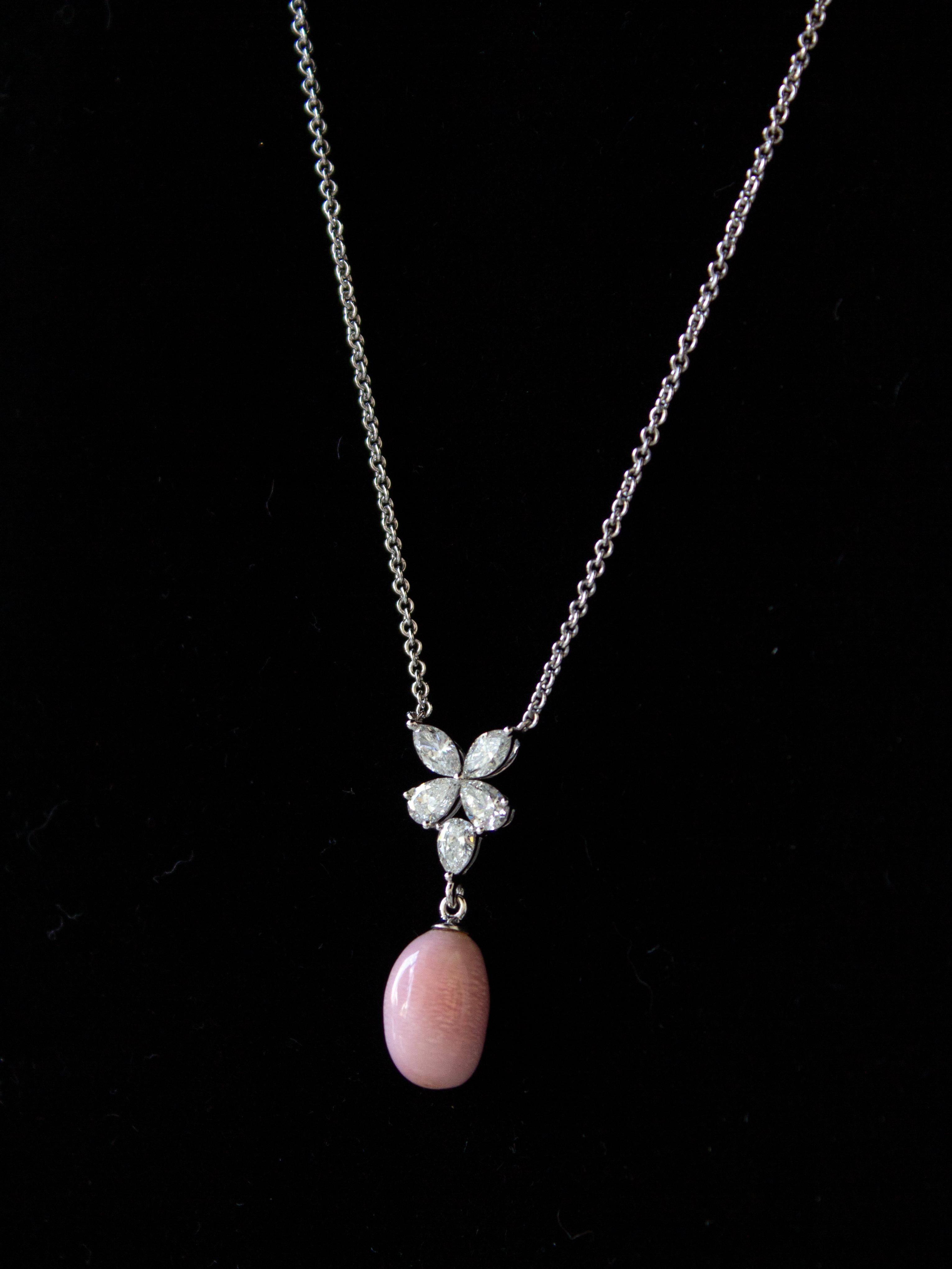 Women's or Men's Rare 5.71ct GIA Certified Pink Conch Pearl Flame Diamonds White Gold Necklace For Sale