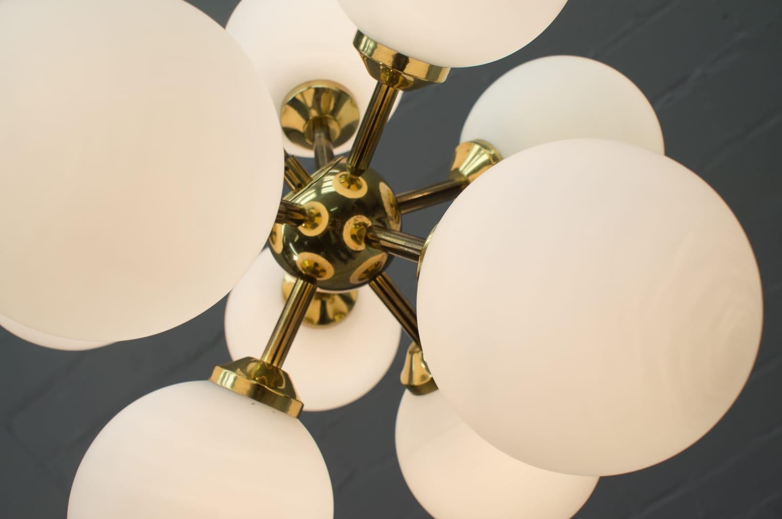 Rare 1960s Orbit or Ceiling Lamp with 9 Opaline Glasses For Sale 1