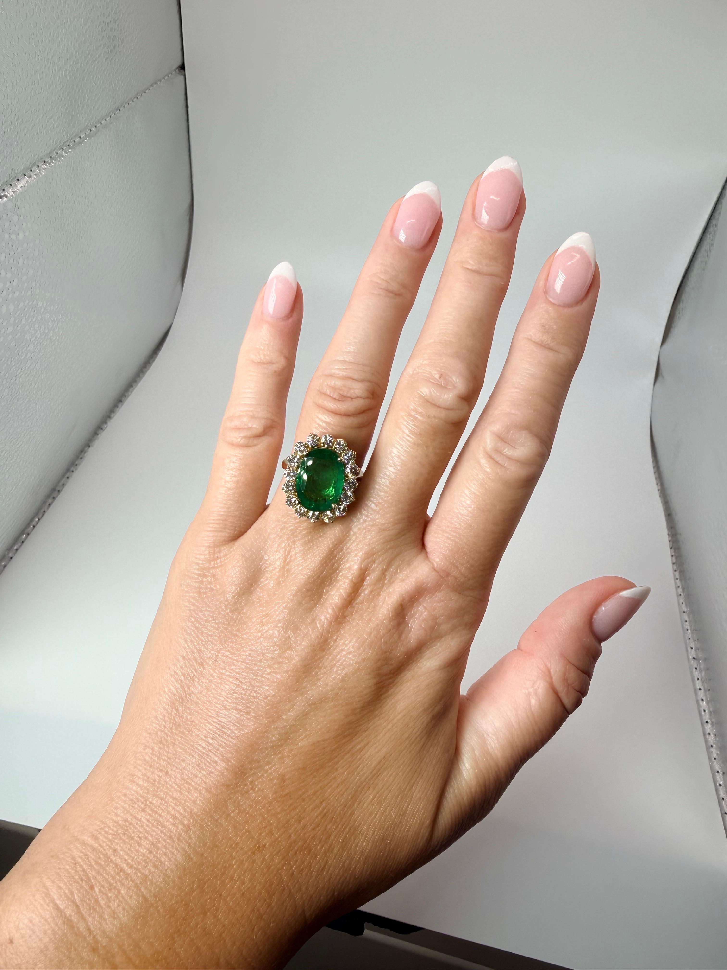 Femenino o masculino RARO anillo de diamantes esmeralda de 6 ct oro de 18 quilates en venta