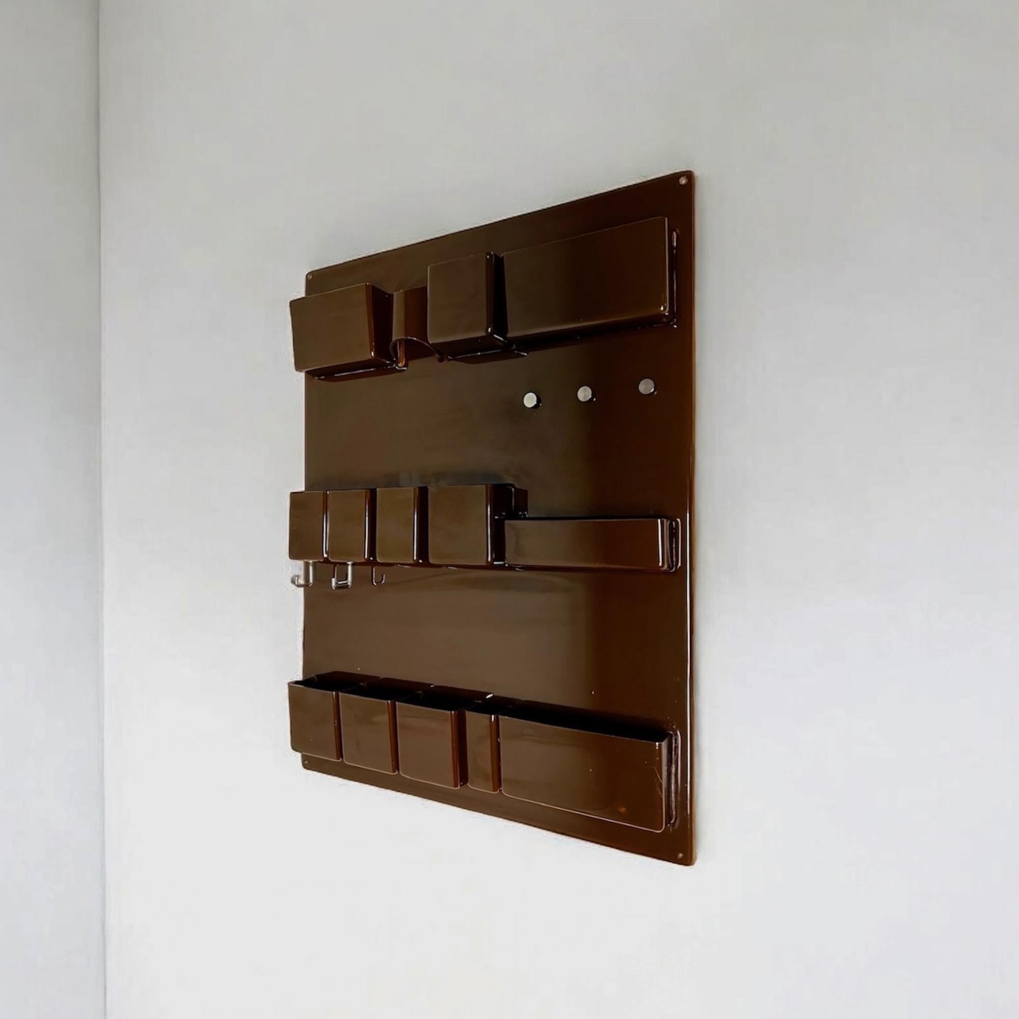 Rare 70s Italian Wall Unit 'Portatutto' by Ferrarin and Salvioli for Lamperti 2