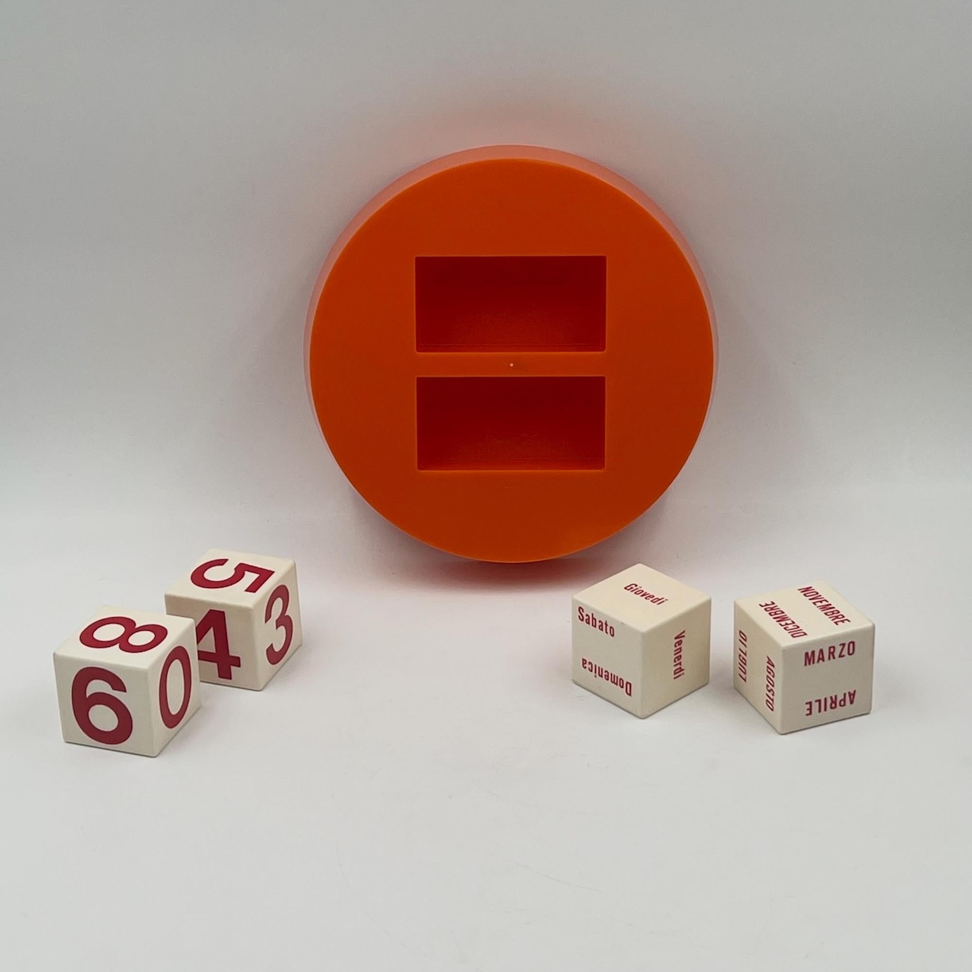 Raro calendario perpetuo dell'era spaziale degli anni '70 - Design Vintage arancione da collezione In condizioni buone a San Benedetto Del Tronto, IT
