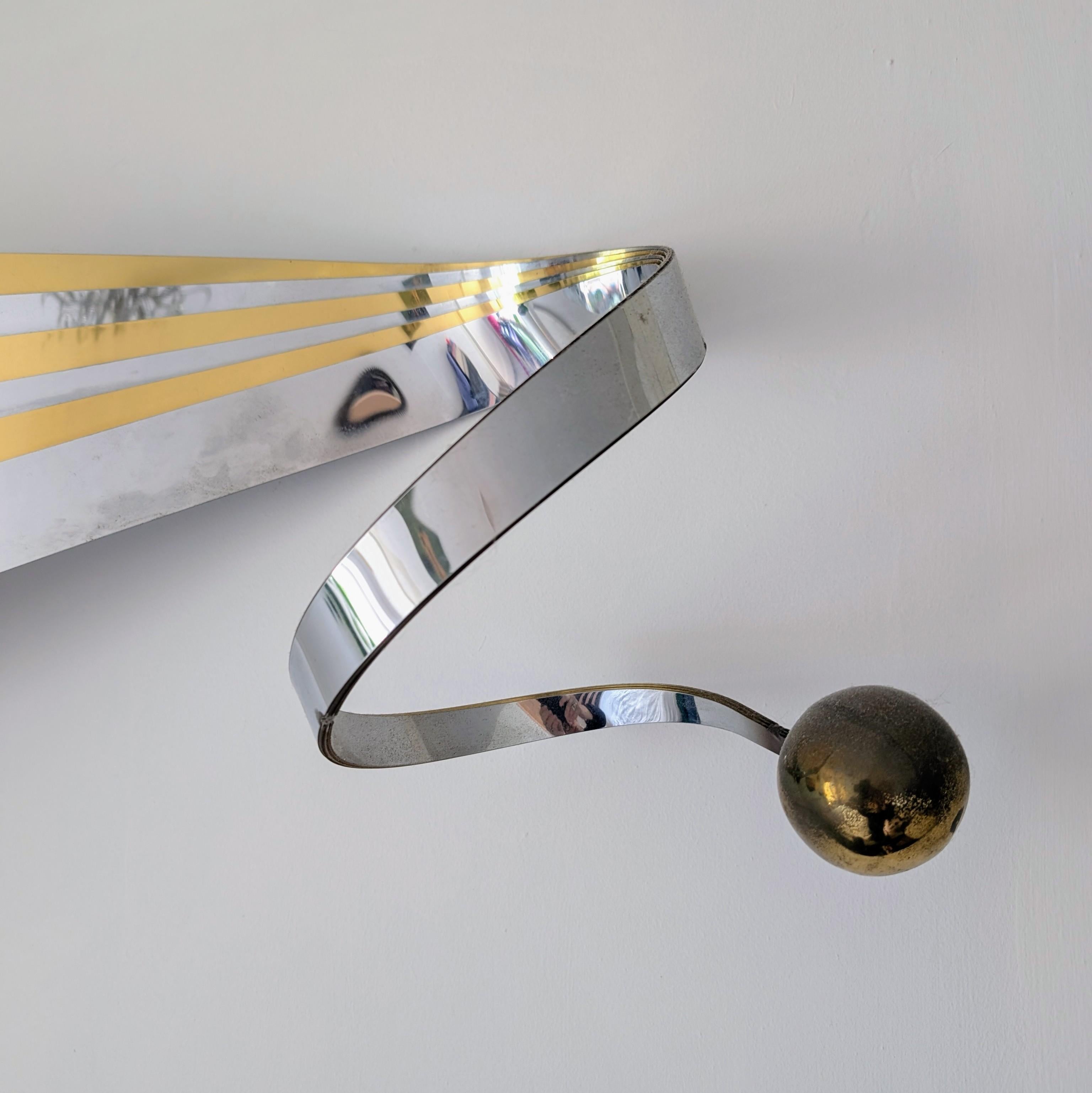 Rara escultura de pared posmoderna de cinta dorada y cromada de los años 80 de Curtis Jere, EE.UU. en venta 5