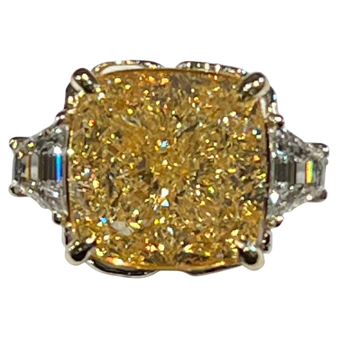 Rare 8.88 Carat GIA Certified Internally Flawless Fancy Yellow Diamond Ring 