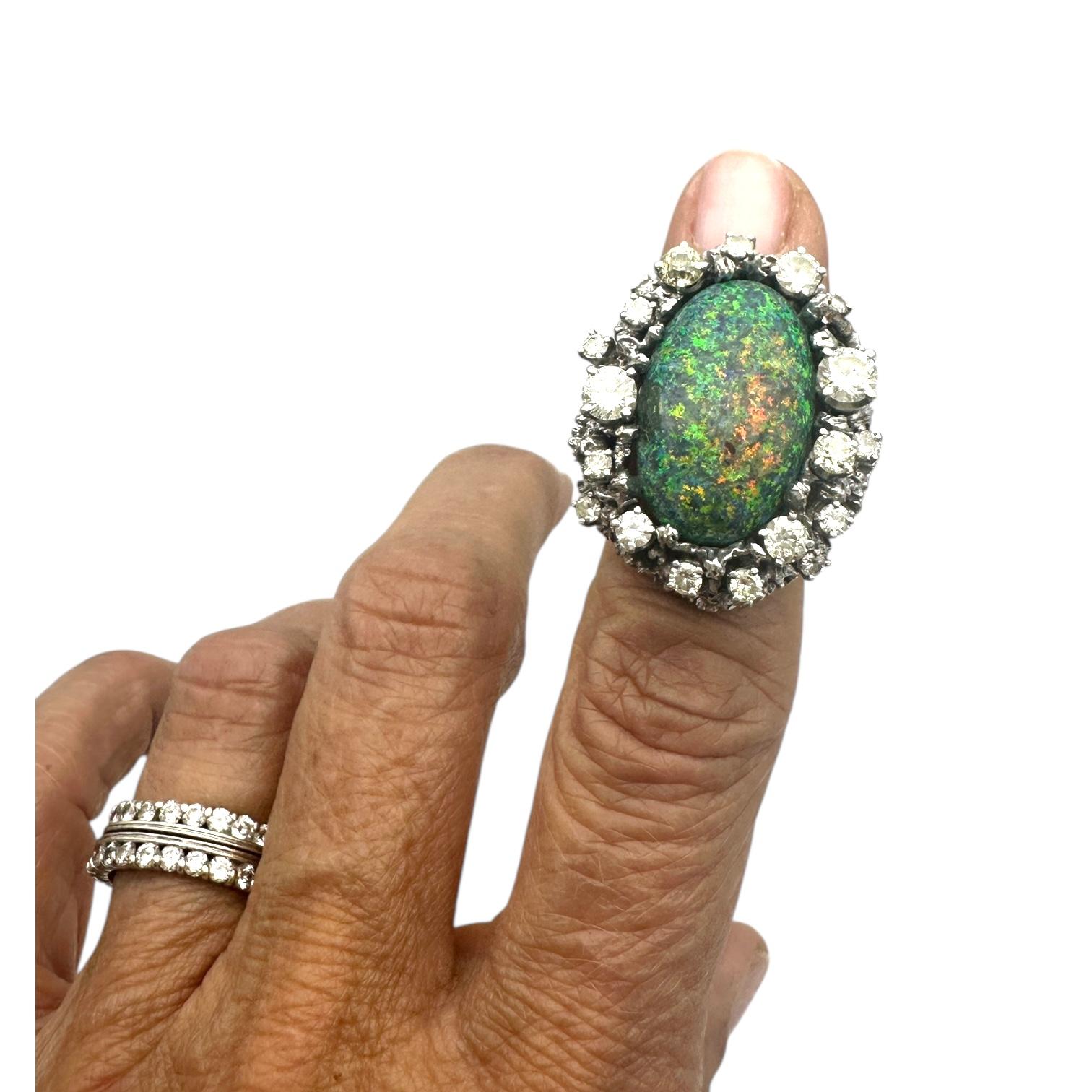 Rare opale noire australienne de 8 carats et 2,50 carats Bague en diamant en vente 5