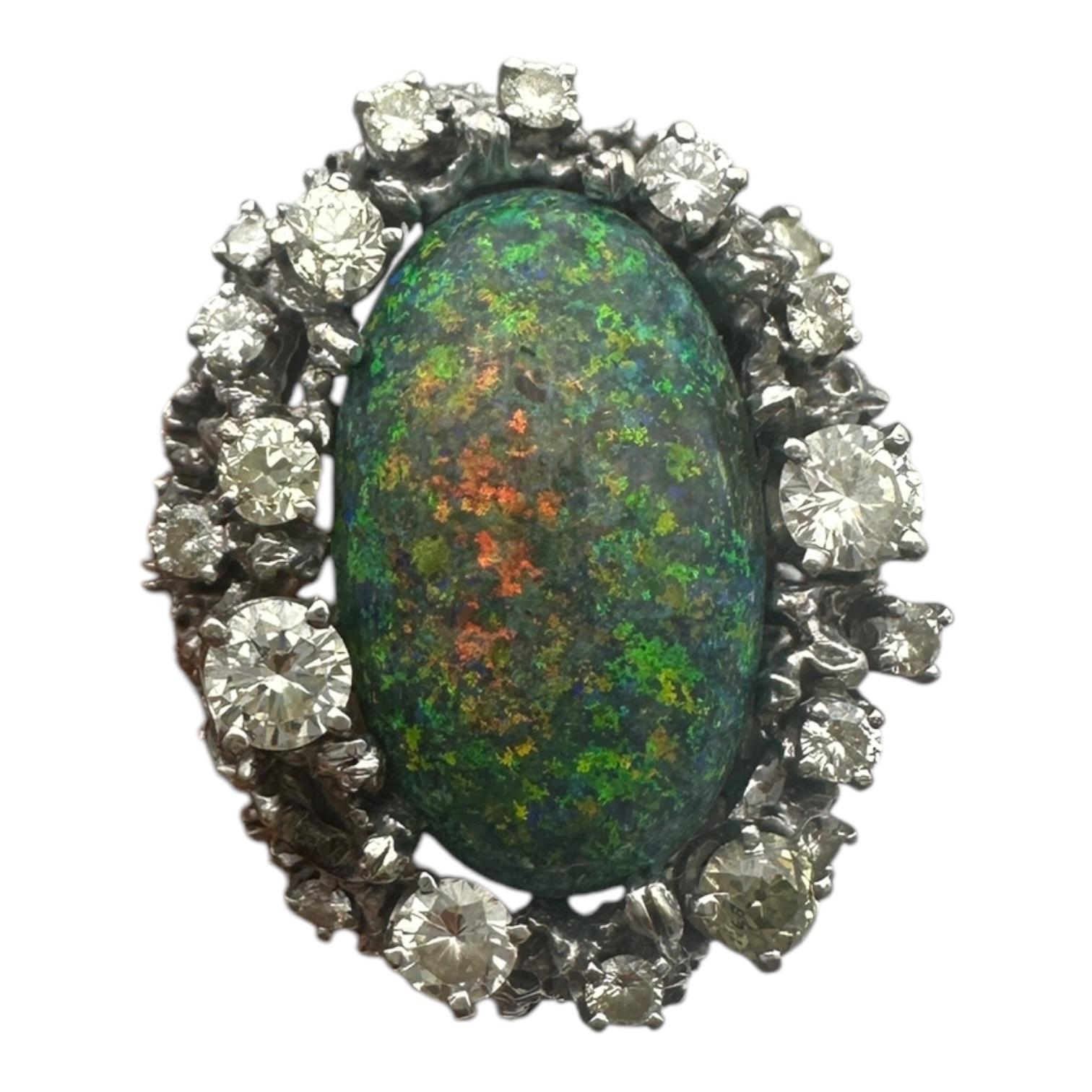 Rare opale noire australienne de 8 carats et 2,50 carats Bague en diamant en vente 1