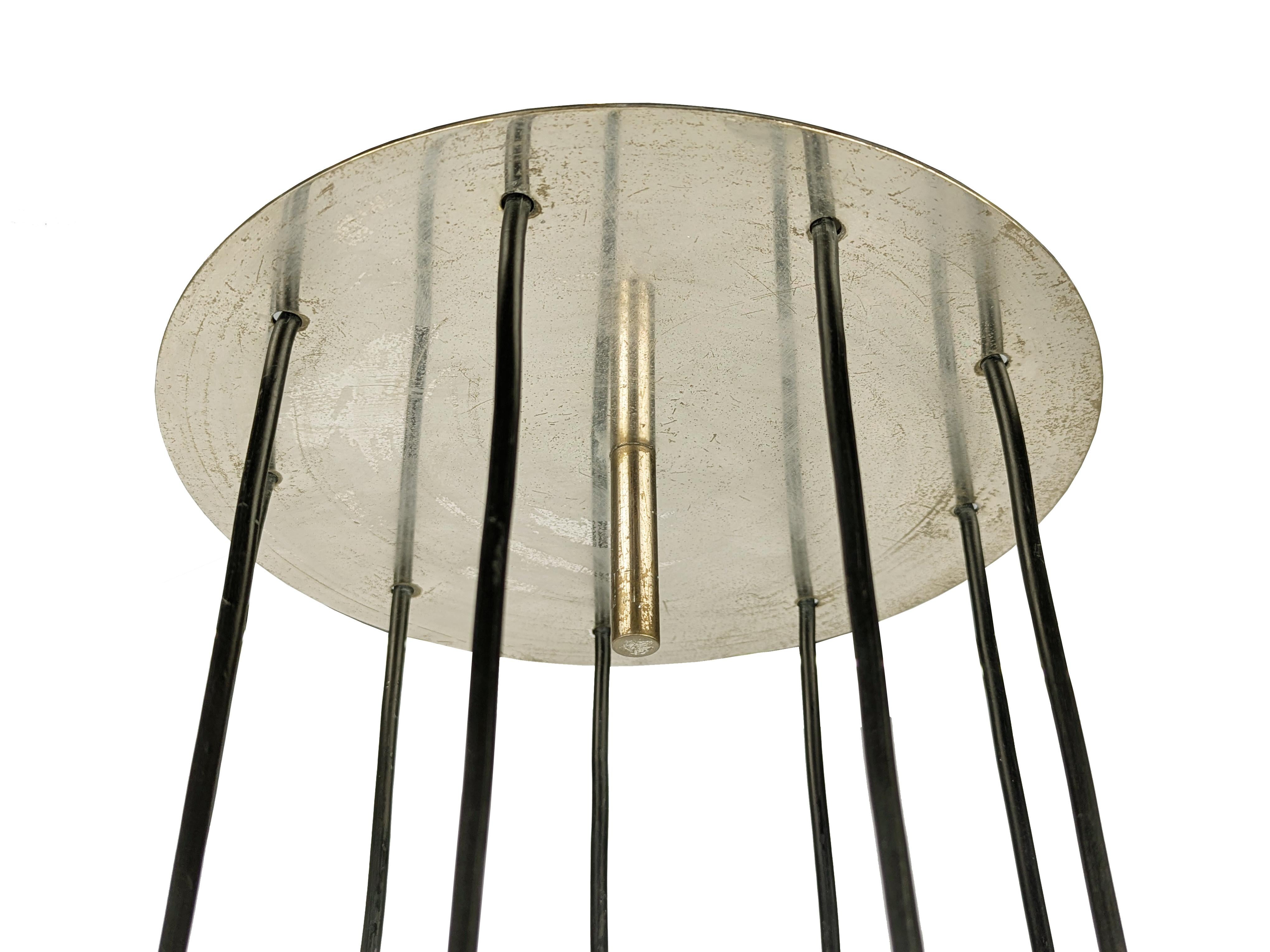 Space Age Raro lampadario a 9 luci in metallo placcato a nicchia e vetro modellato di Oluce, anni '60 in vendita