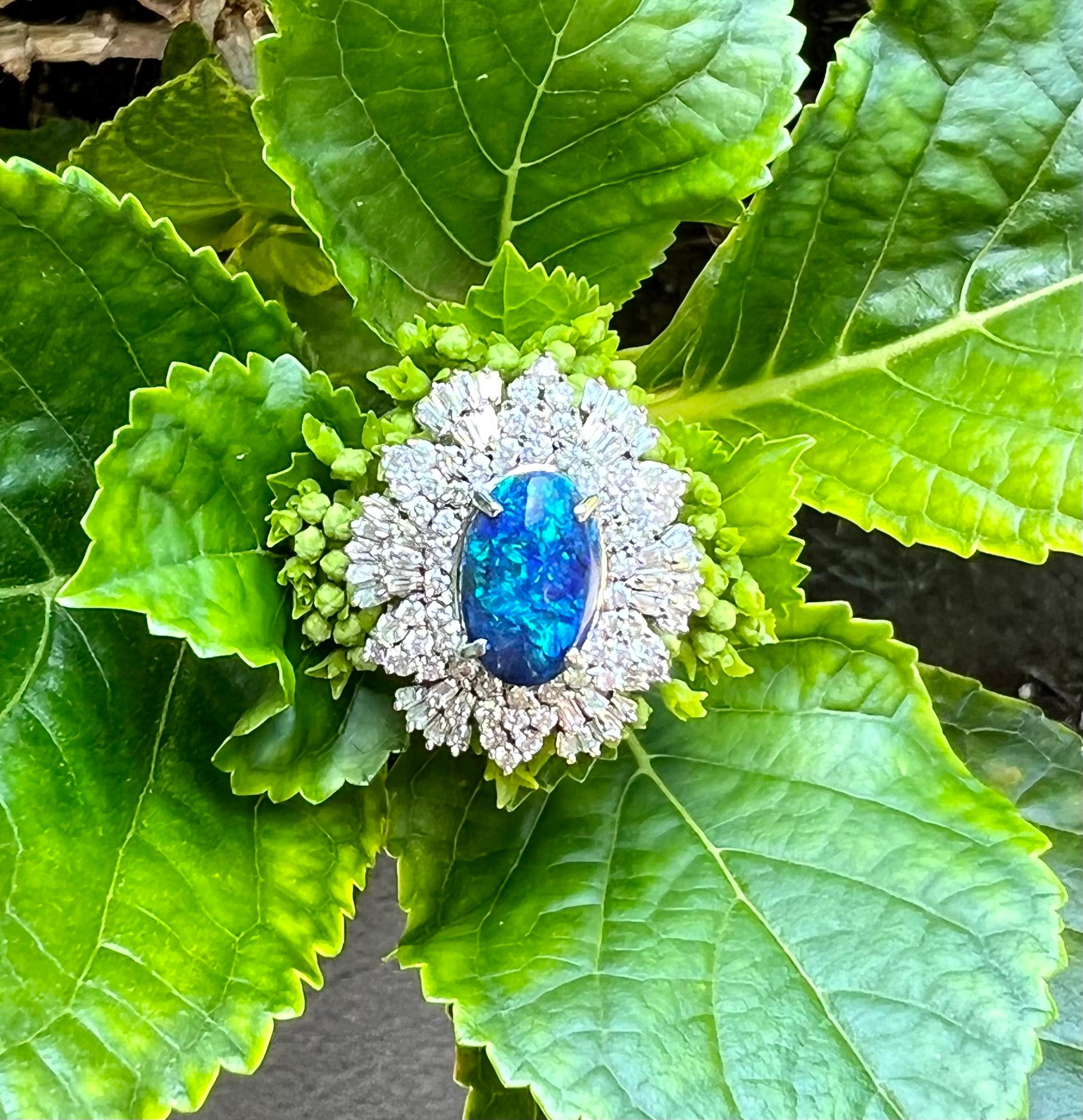 Seltener 9,77 Karat natürlicher australischer schwarzer Opal und Diamant-Weißgoldring (Ovalschliff)