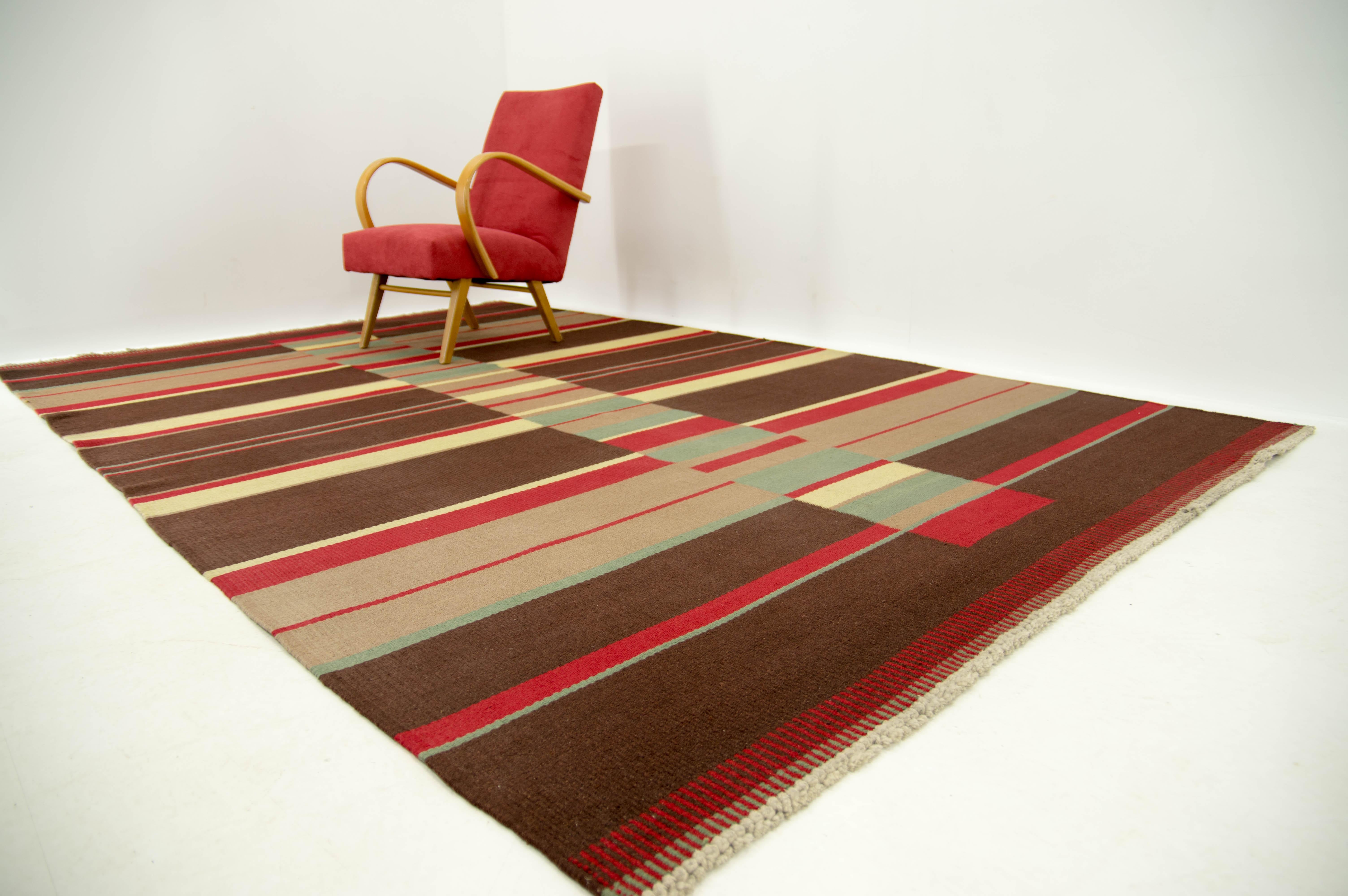 Milieu du XXe siècle Rare tapis moderniste abstrait d'Antonin Kybal, 1948 en vente