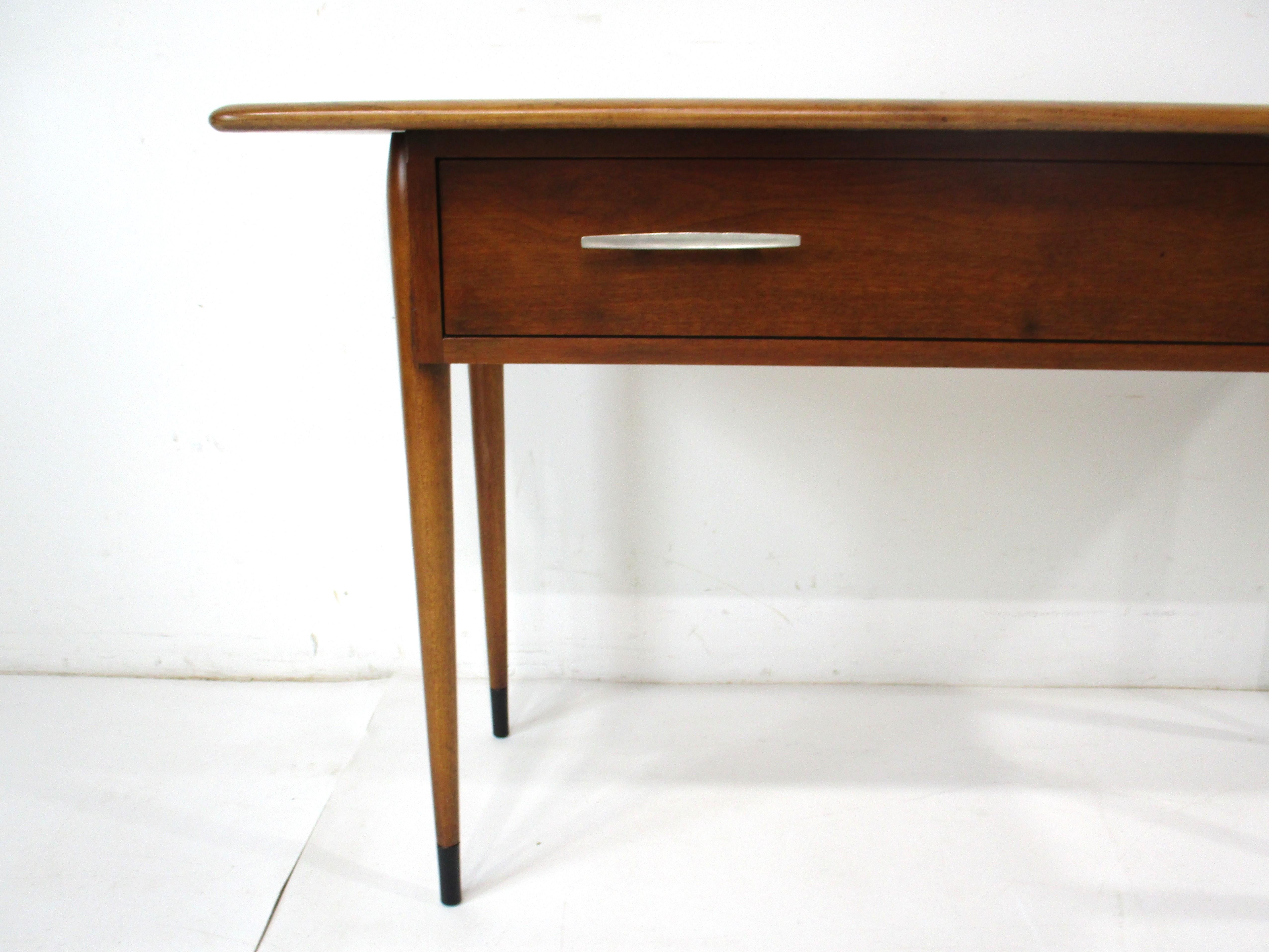 Rare Acclaim Console Table by Andre Bus for Lane Altavista In Good Condition In Cincinnati, OH