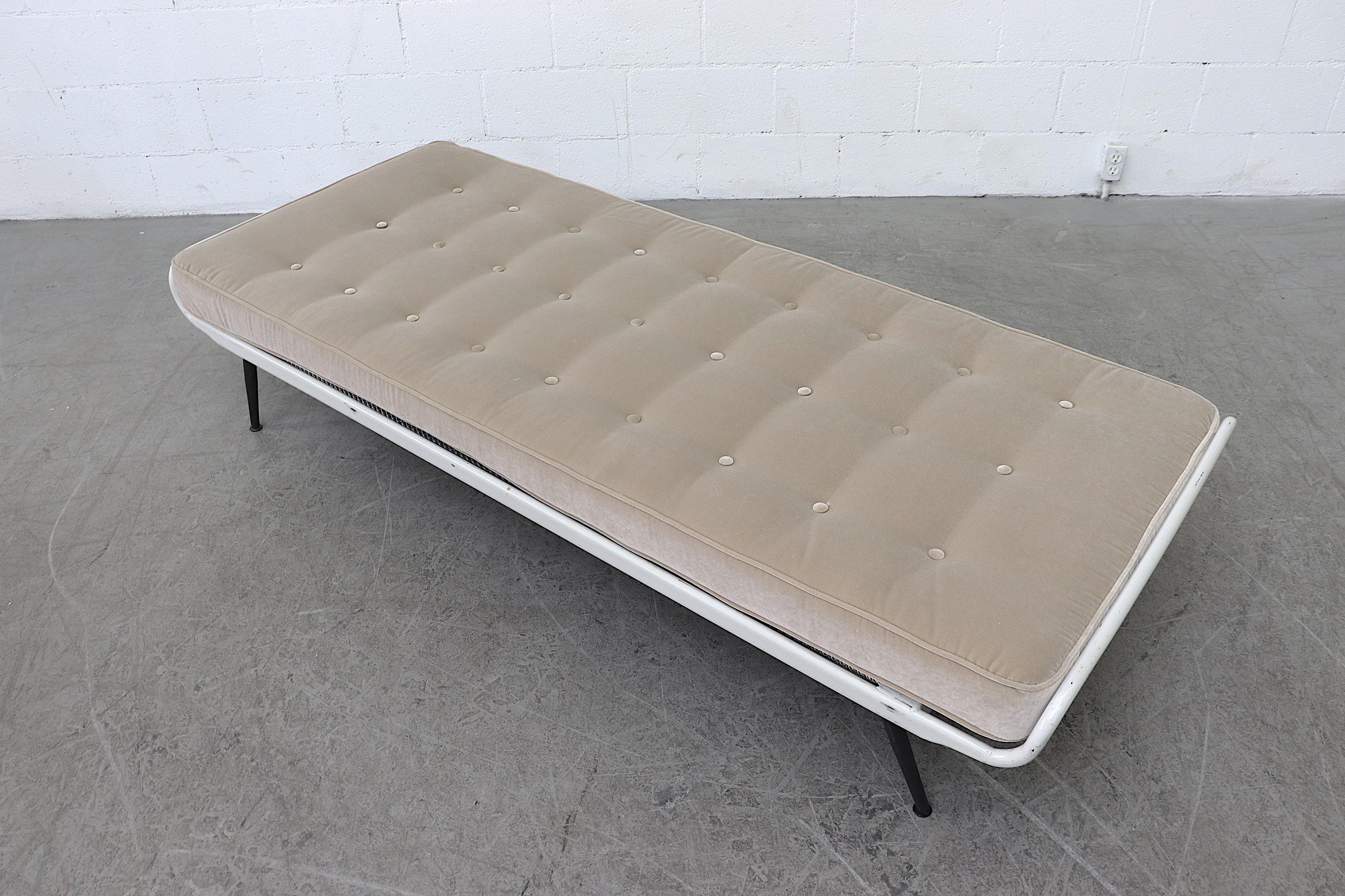 industrial daybed