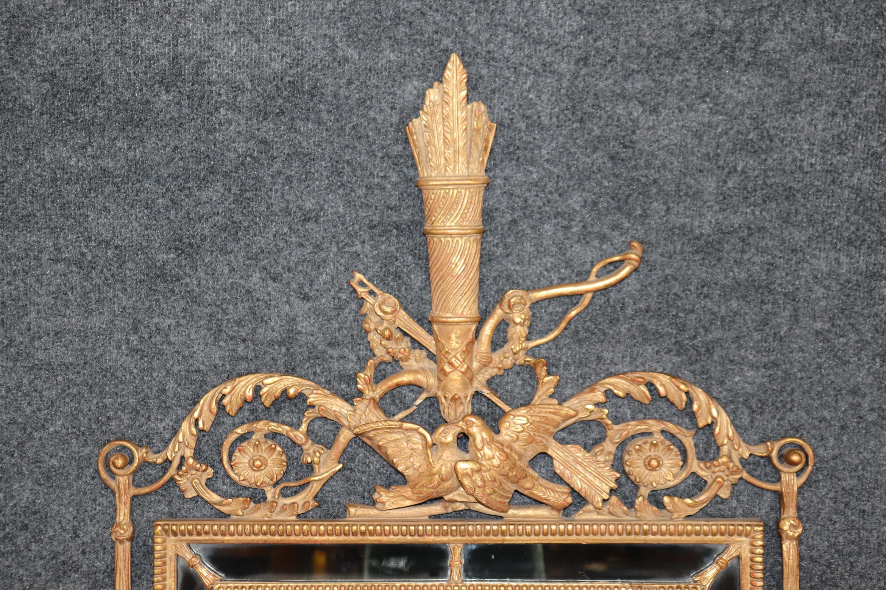 Stile Adam Raro specchio Adams con faretra di uccelli intagliati, arco e arrow, circa 1940 in vendita