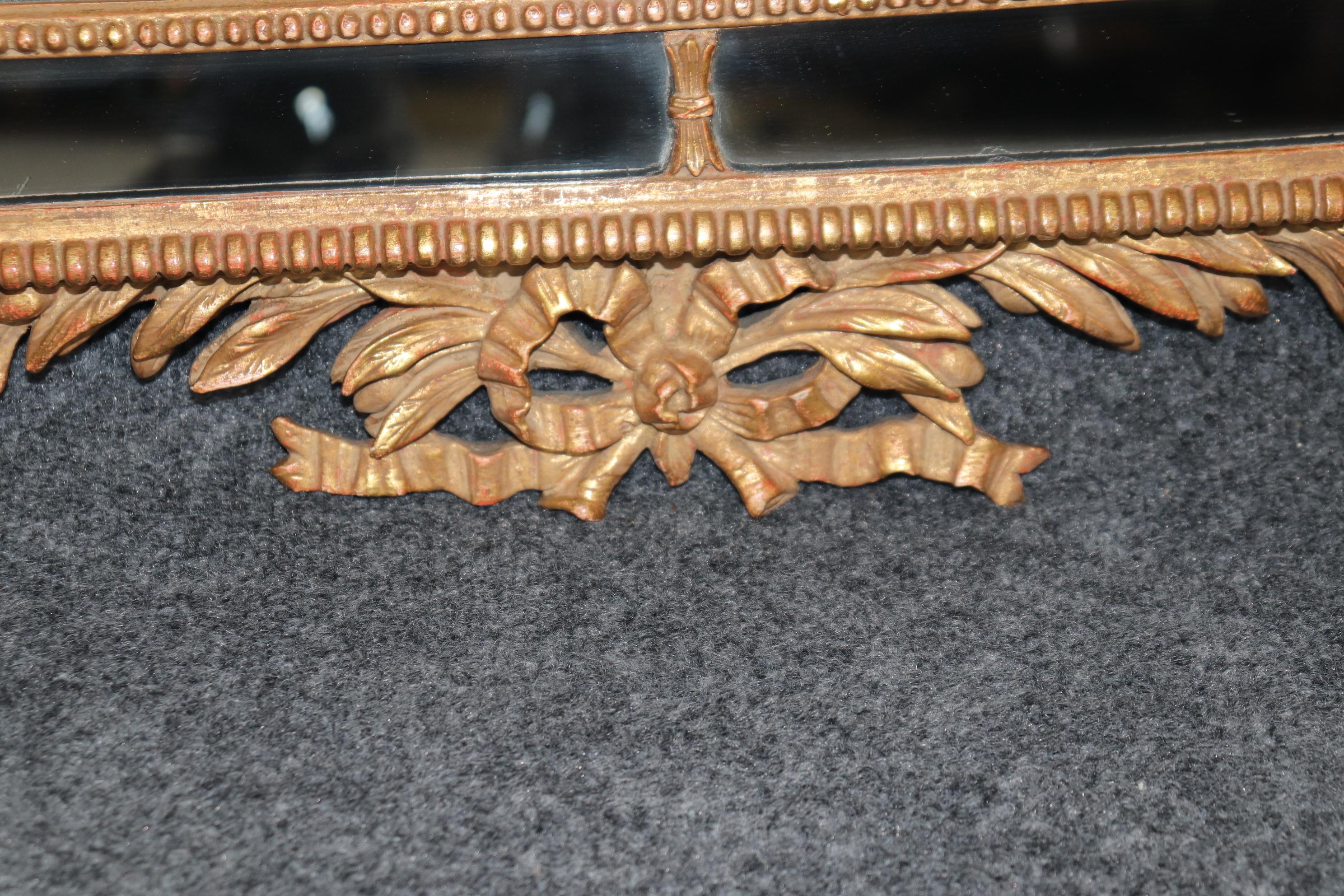 Metà XX secolo Raro specchio Adams con faretra di uccelli intagliati, arco e arrow, circa 1940 in vendita