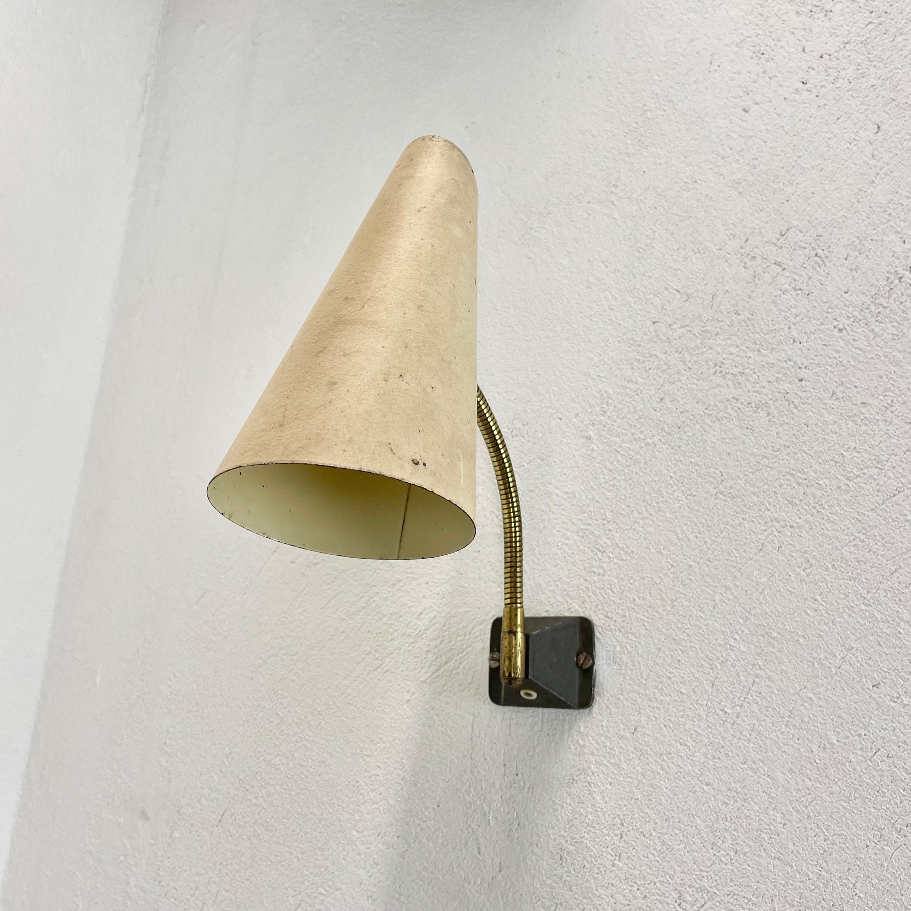 Mid-Century Modern rare adjustable Diabolo Brass Stilnovo Style Wall Ceiling Light, Italy 1950s For Sale