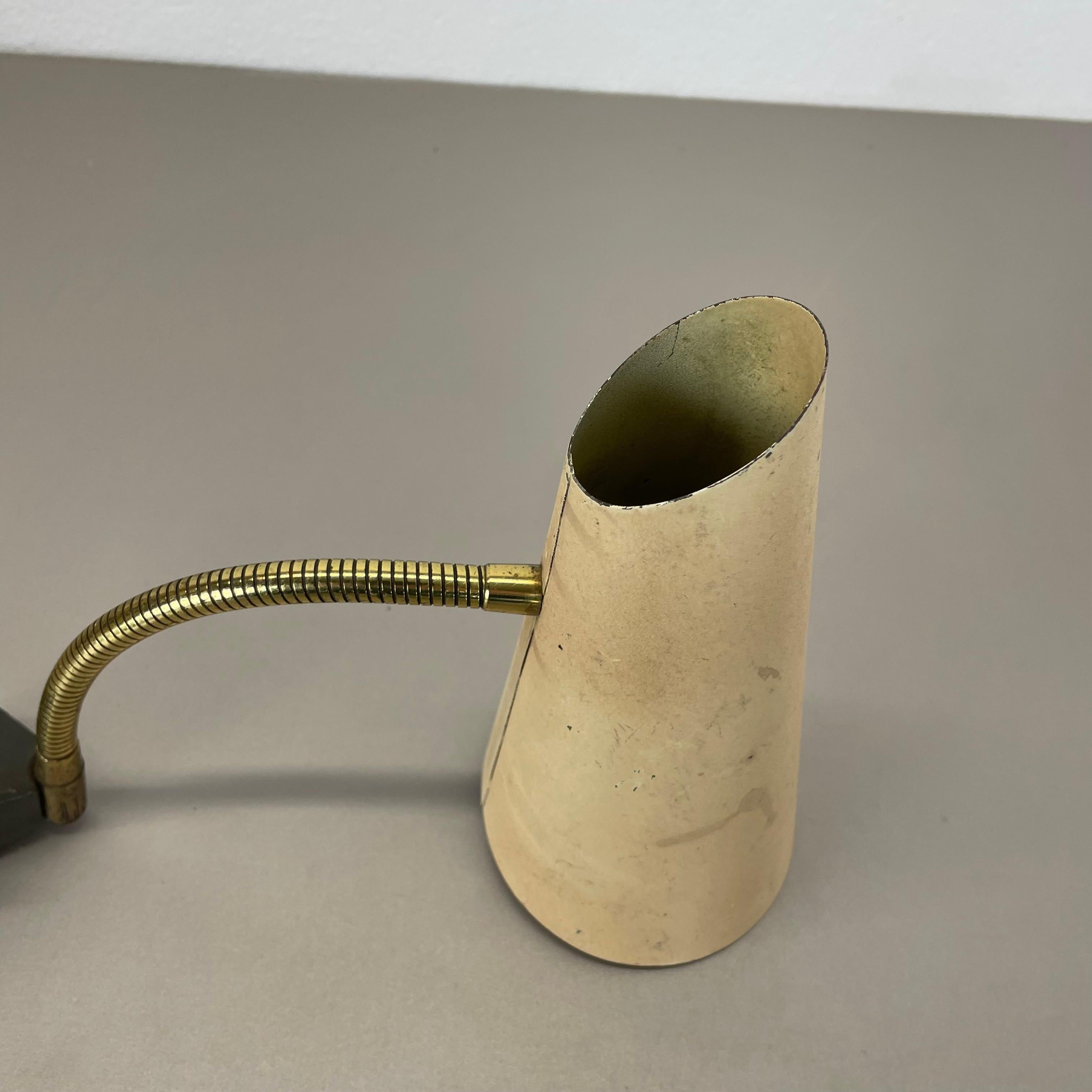 rare adjustable Diabolo Brass Stilnovo Style Wall Ceiling Light, Italy 1950s In Good Condition For Sale In Kirchlengern, DE