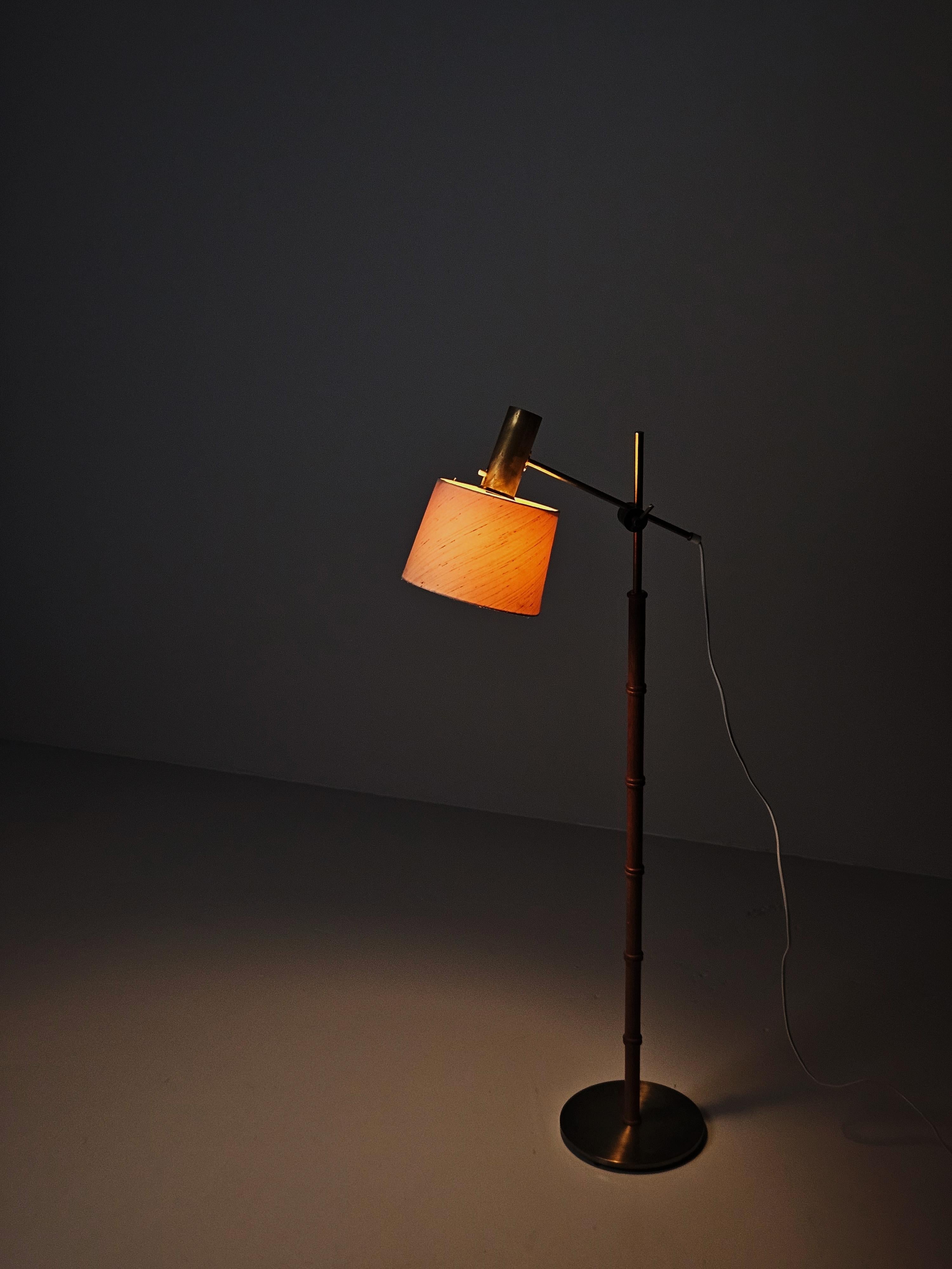 Suédois Rare lampadaire réglable de Falkenberg, Suède, années 1960 en vente