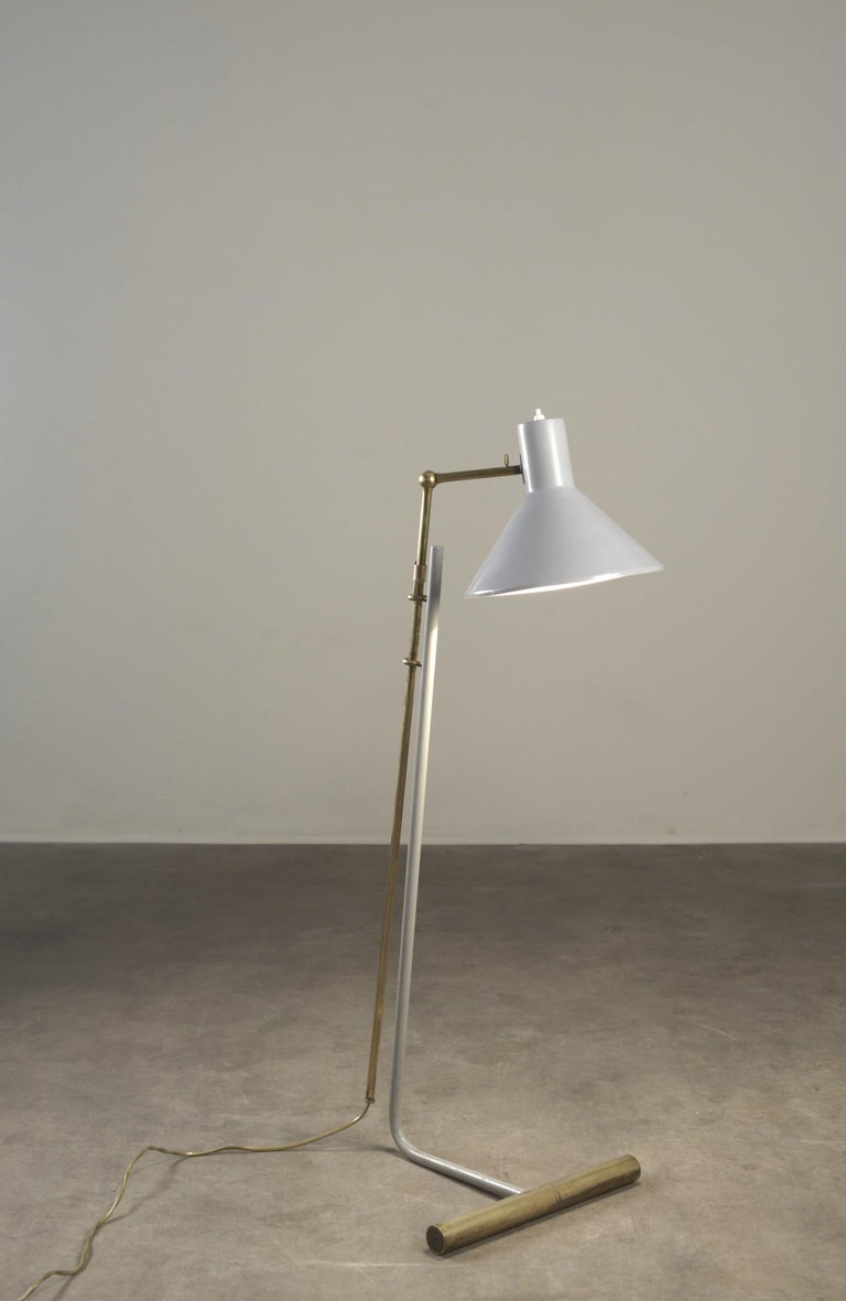 Rare Adjustable Floor Lamp Mod. 1045 by Gino Sarfatti For Sale 4