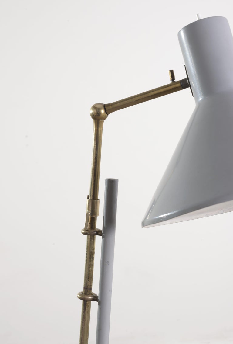 Brass Rare Adjustable Floor Lamp Mod. 1045 by Gino Sarfatti For Sale