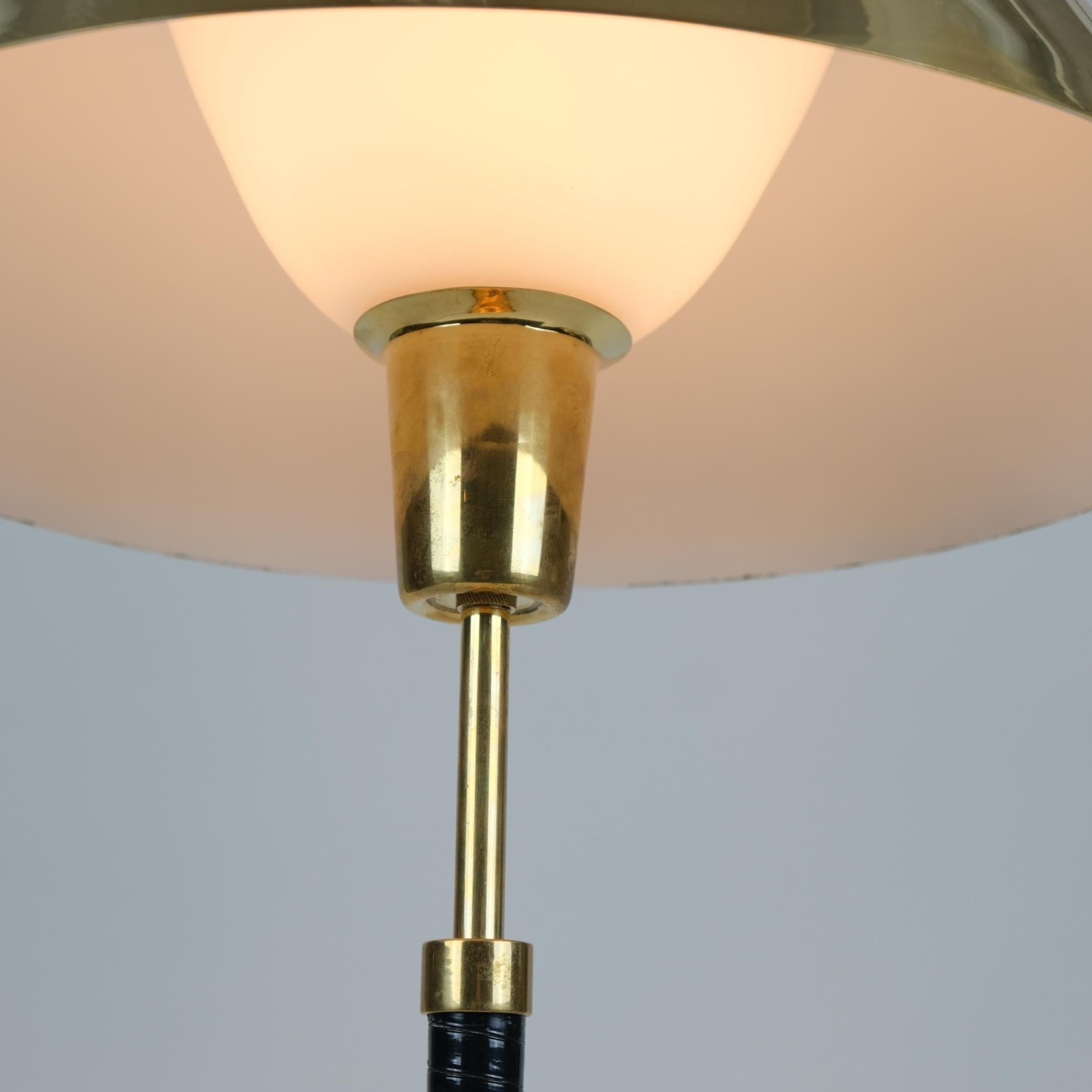 Finnish Rare Adjustable Lisa Johansson-Pape Black & Brass Ihanne Table Lamp, Orno 1950s For Sale