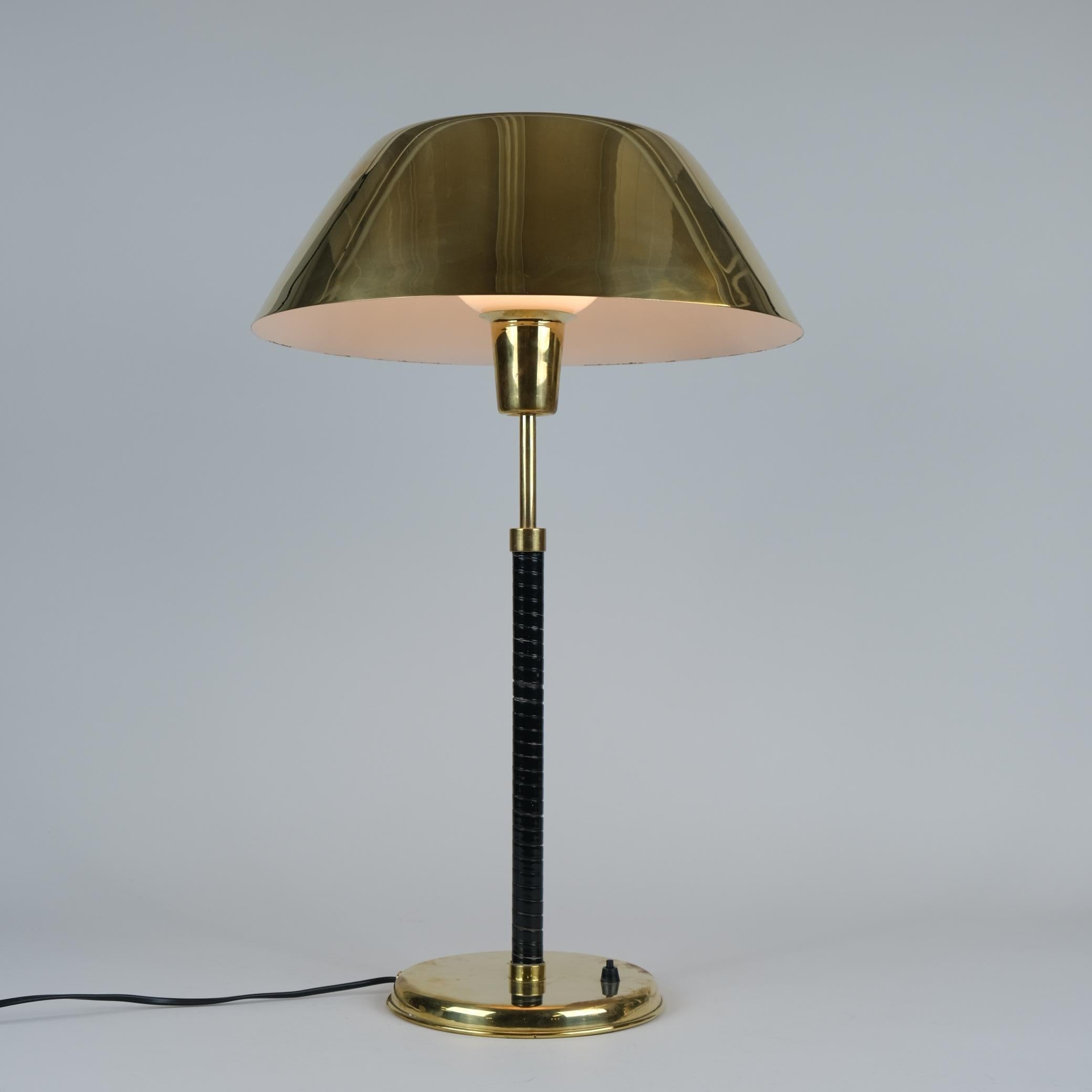 Rare Adjustable Lisa Johansson-Pape Black & Brass Ihanne Table Lamp, Orno 1950s For Sale 1