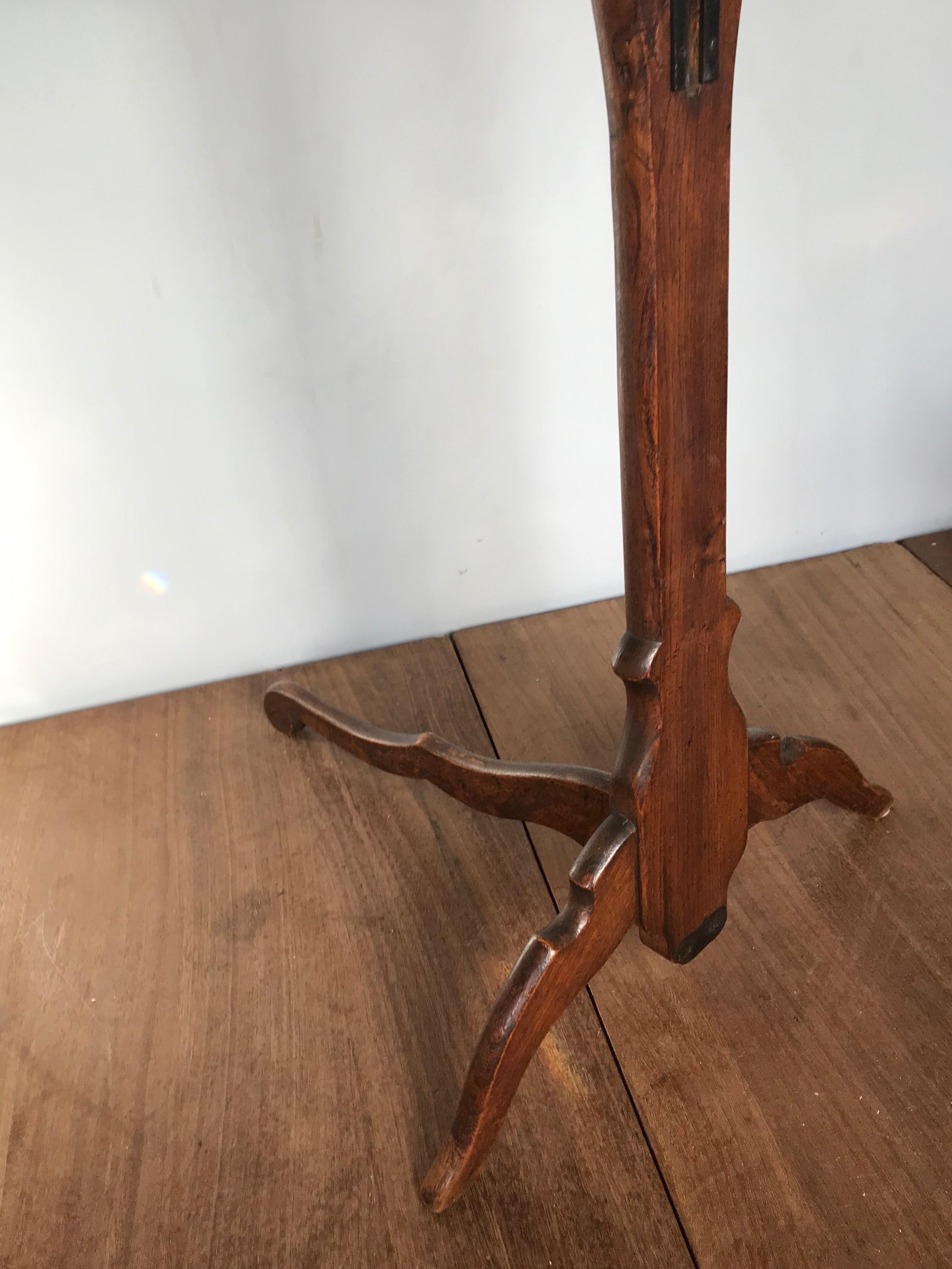 Rare & Adjustable Oak Bed Serving or Reading Table / Stand from the Early 1900s In Good Condition In Lisse, NL