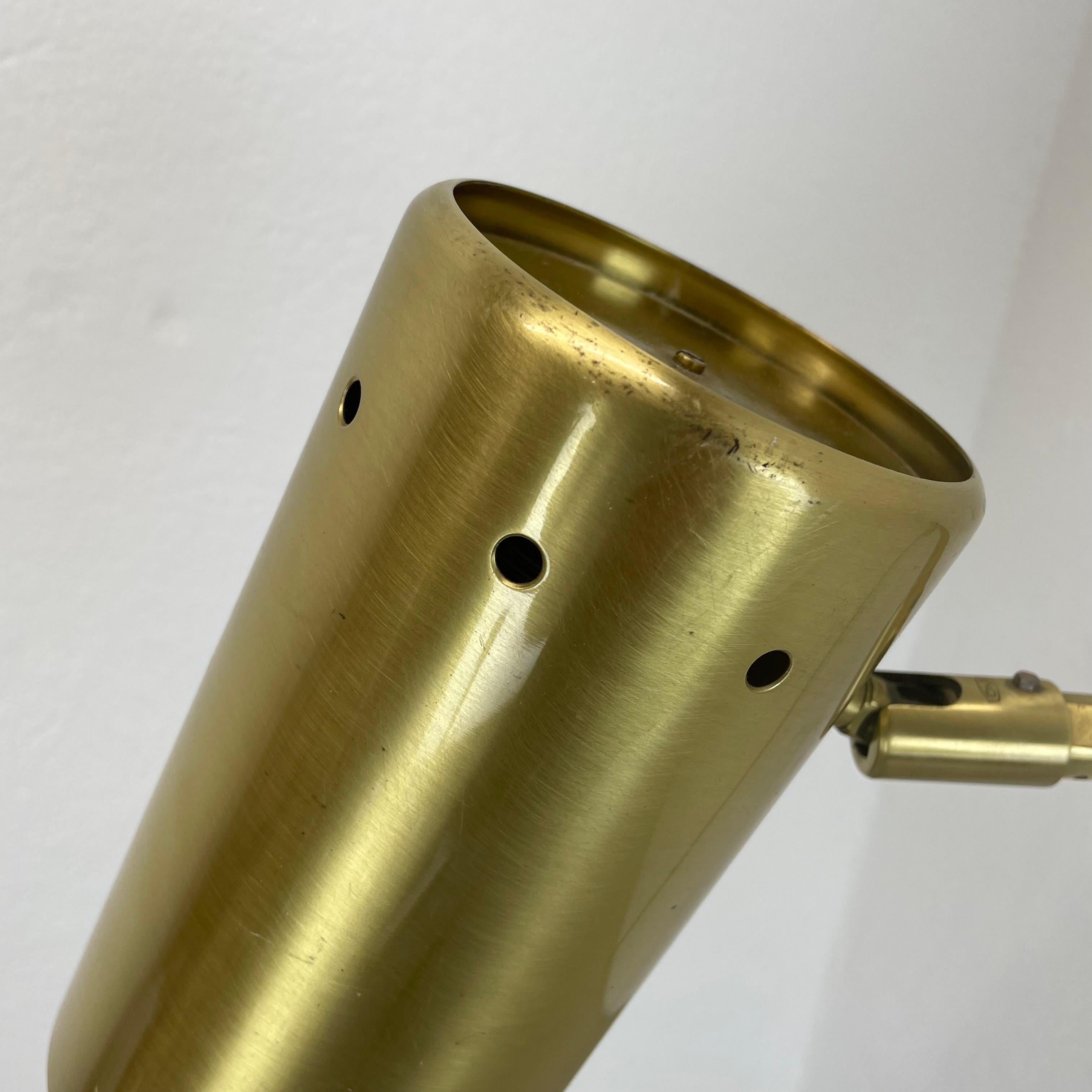 rare adjustable solid Brass Stilnovo Style Theatre spot Wall Light, Italy 1970s In Good Condition For Sale In Kirchlengern, DE