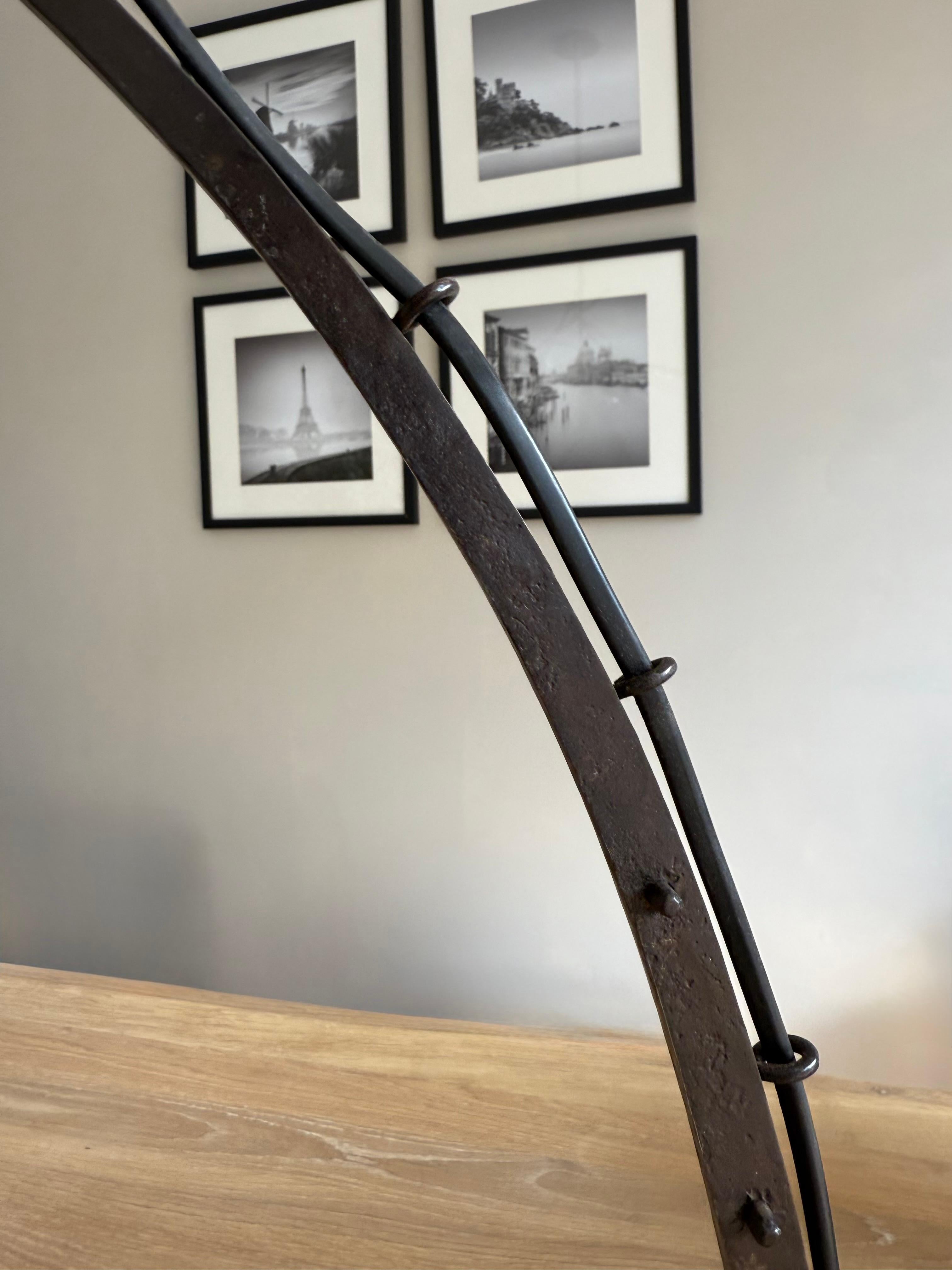 Seltene verstellbare schmiedeeiserne Schreibtisch- oder Klavierlampe  Amsterdamse School, ca. 1910er-Jahre im Angebot 3