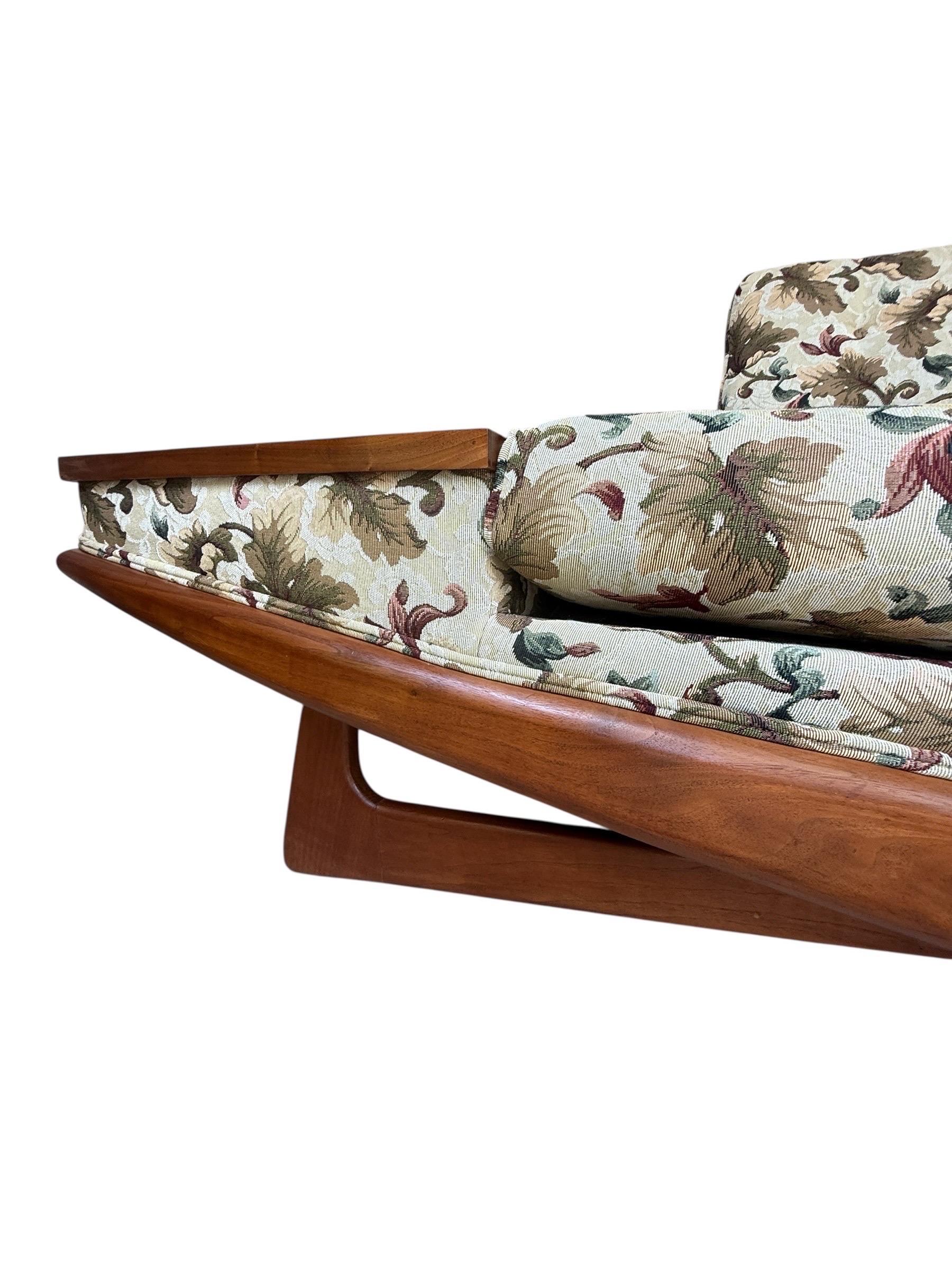 Mid-Century moderno Raro divano Adrian Pearsall Gondola con tavolini laterali in vendita