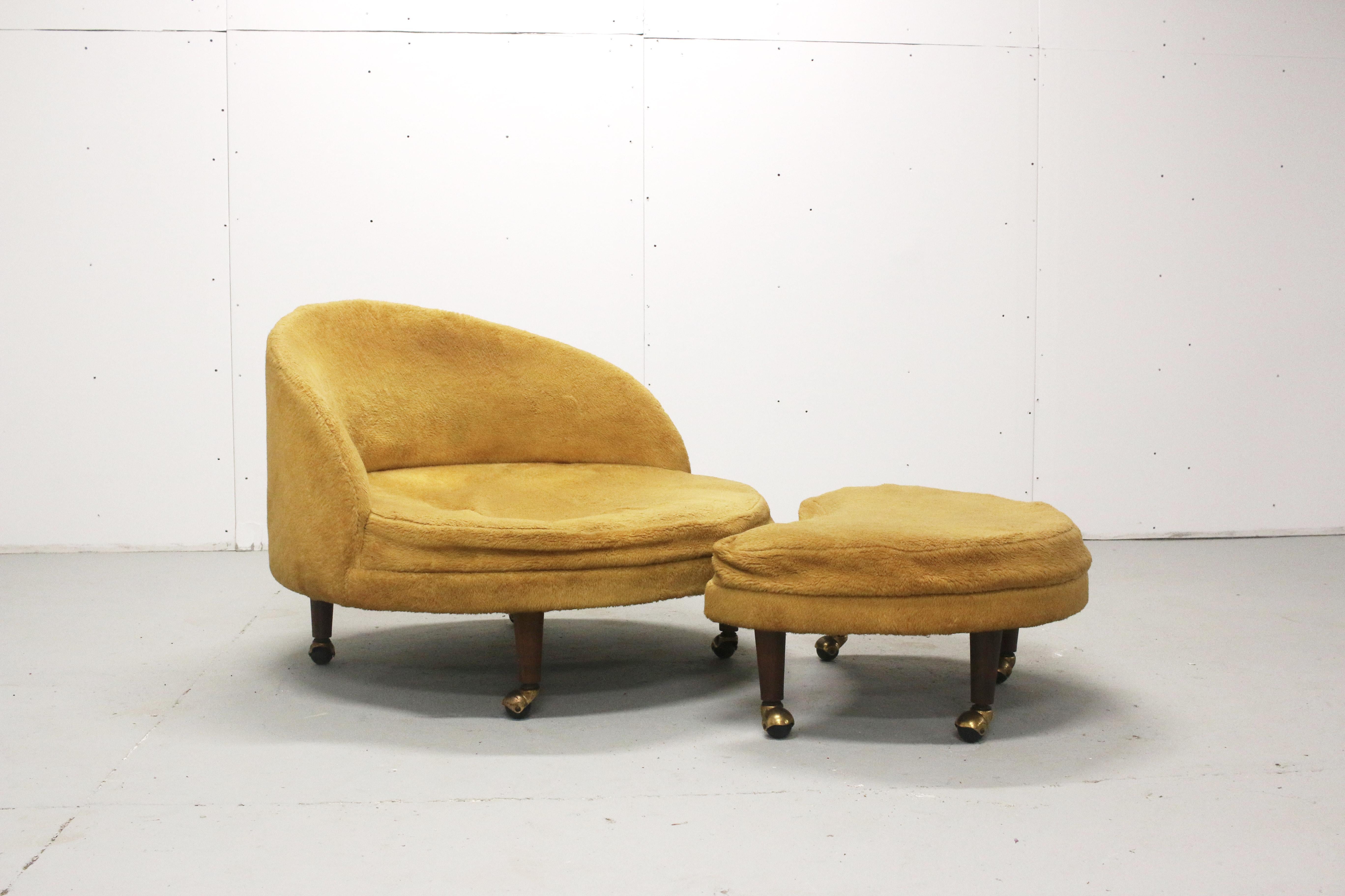 Rare Adrian Pearsall round Havana chair with ottoman, 1960s, for re-upholstery.

Measures: 37” diameter, 28 1/4” tall
33” seat depth & width, 13” seat height
 ottoman is 29 1/2” wide, 19” deep, 13” tall.


 