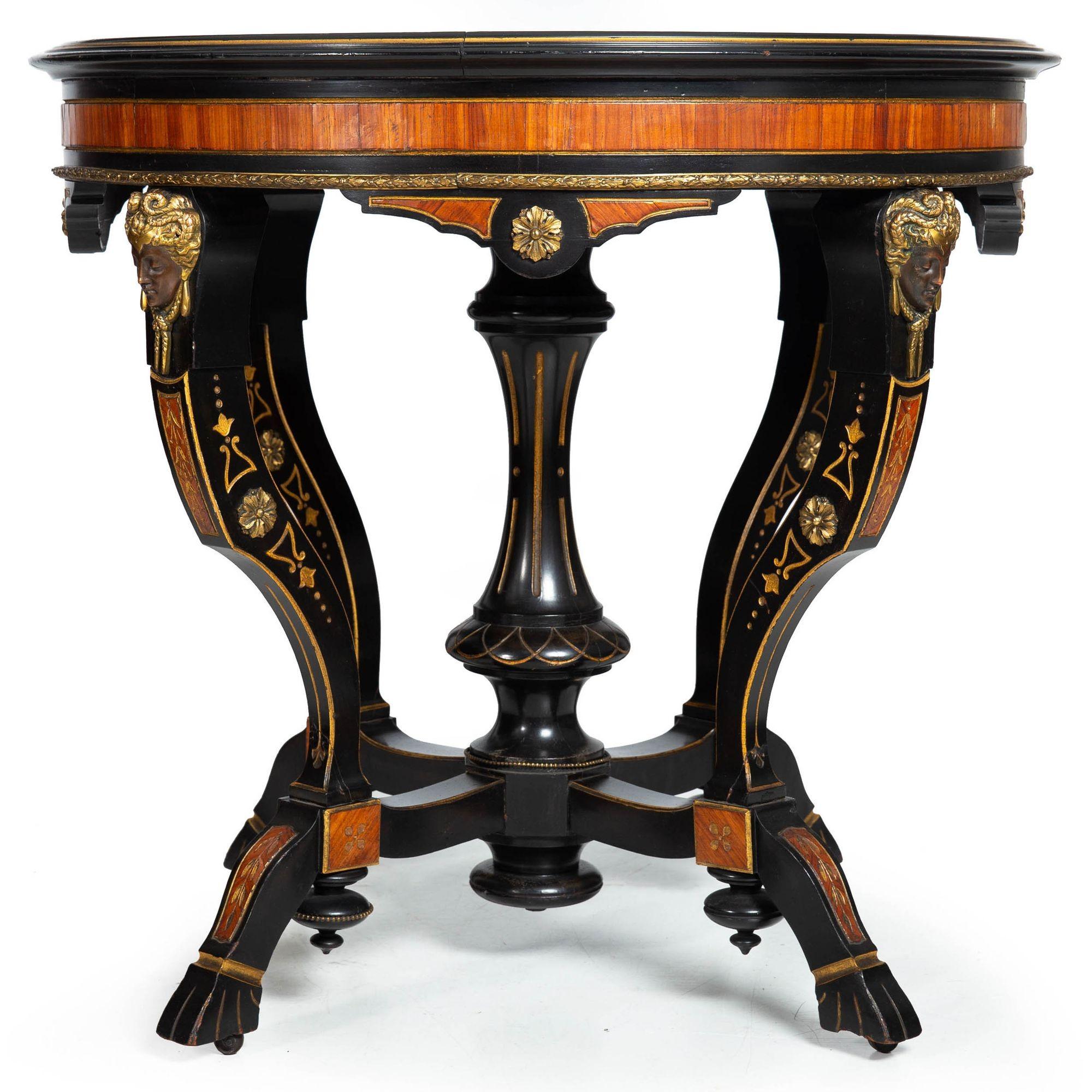 Américain Rare table centrale ébonisée Aesthetic Movement avec masques en bronze vers 1870 en vente