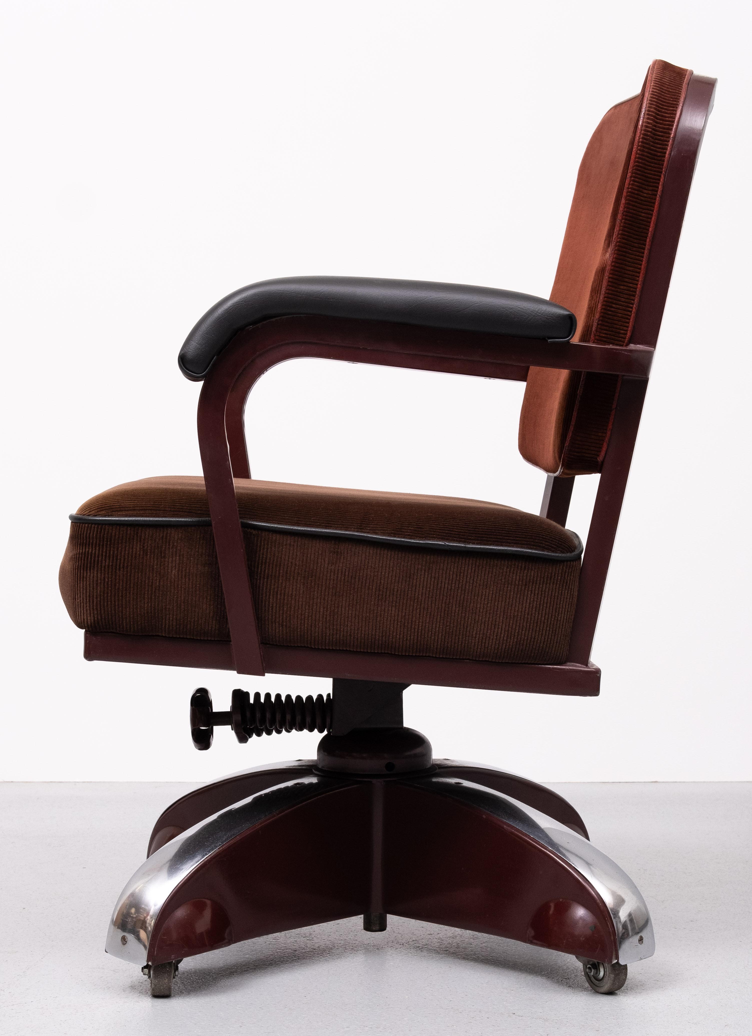 Art Deco Rare Ahrend de Cirkel Burgundy Swivel Rolling Office Chair  1930s  For Sale