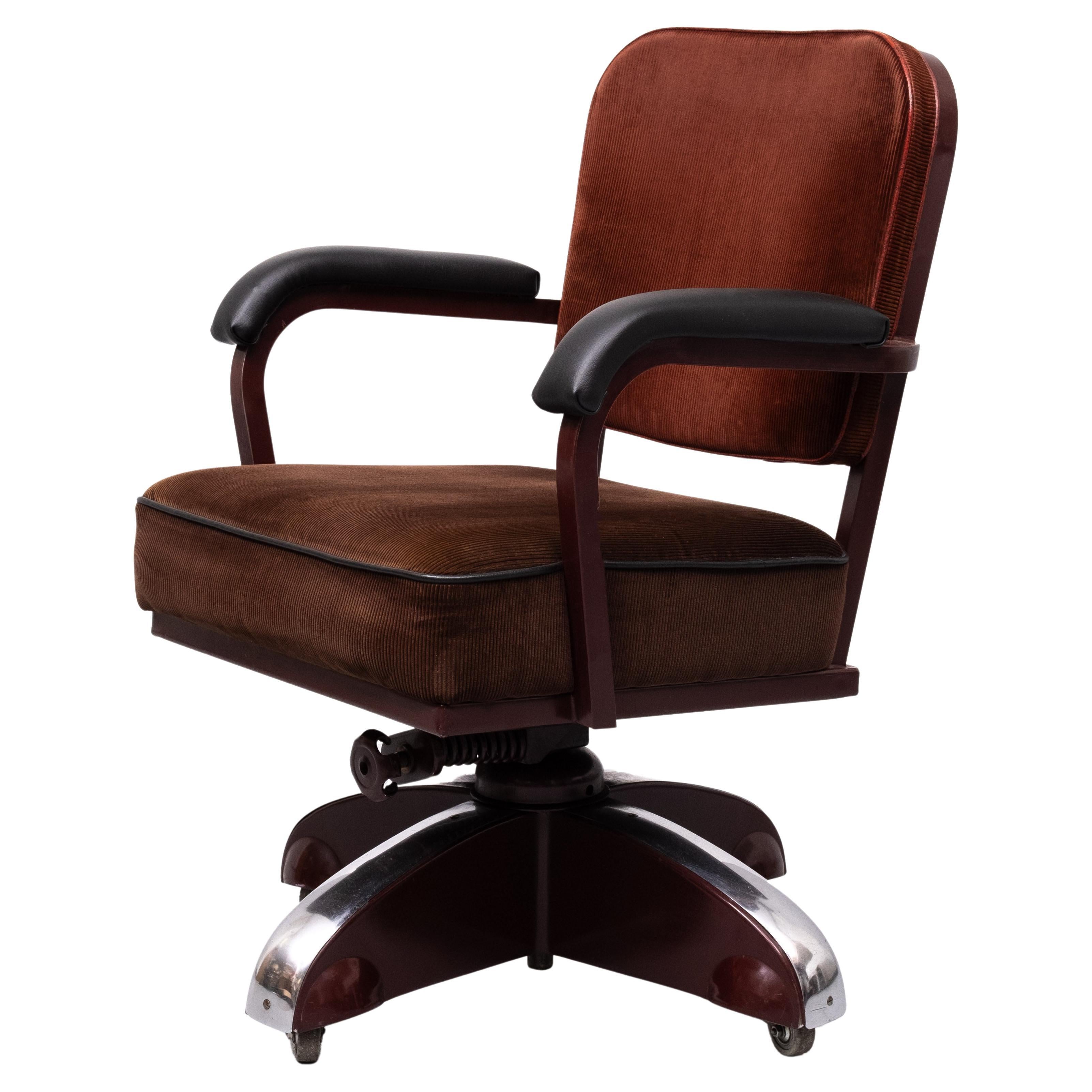 Rare Ahrend de Cirkel Burgundy Swivel Rolling Office Chair  1930s  For Sale